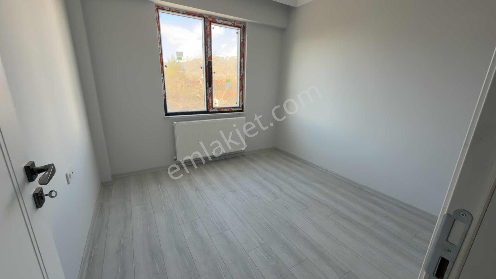 Remax Dem'den Demirkent Mahallesi Ara Kat Anahtar Teslim 2+1 - Görsel 10