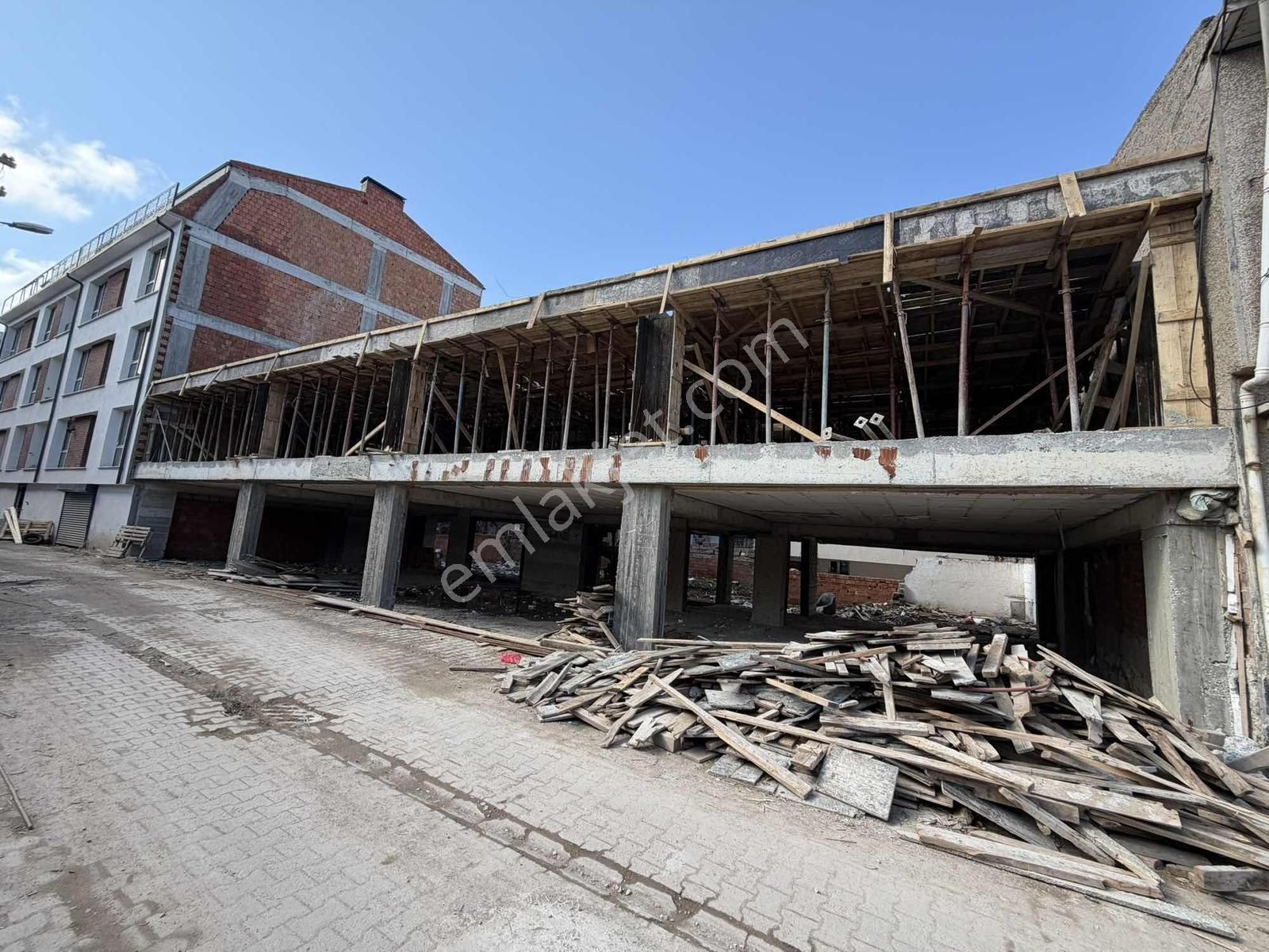 Esentepe Mah.yapım Aşamasında Yerden Isıtma Satılık 1+1 Daire