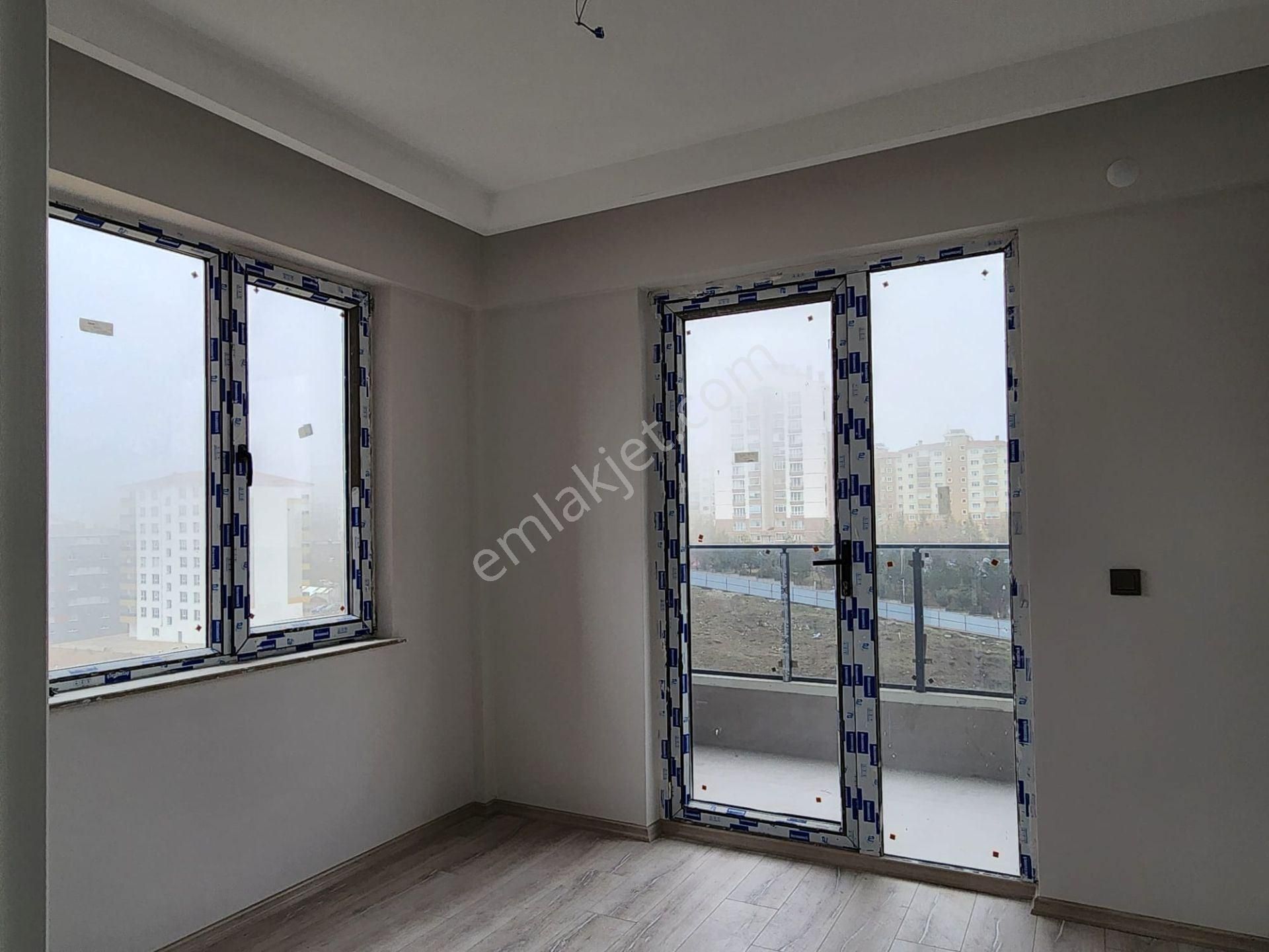 Yapracık'ta 2+1 Full Yapılı Site İçerisinde Sıfır Kiralık - Görsel 8