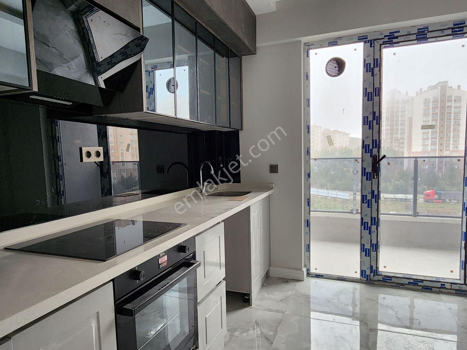 Yapracık'ta 2+1 Full Yapılı Site İçerisinde Sıfır Kiralık - Görsel 18