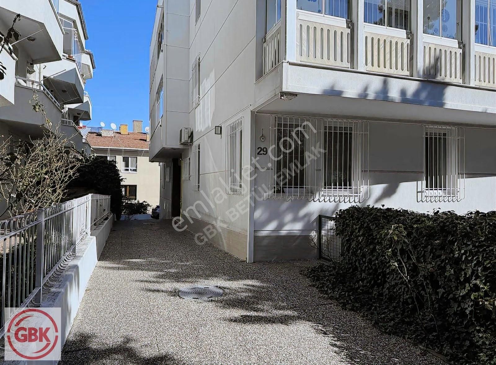 1+1 For Rent İn Gaziosmanpaşa, Şairler Street 90 M² - Görsel 4