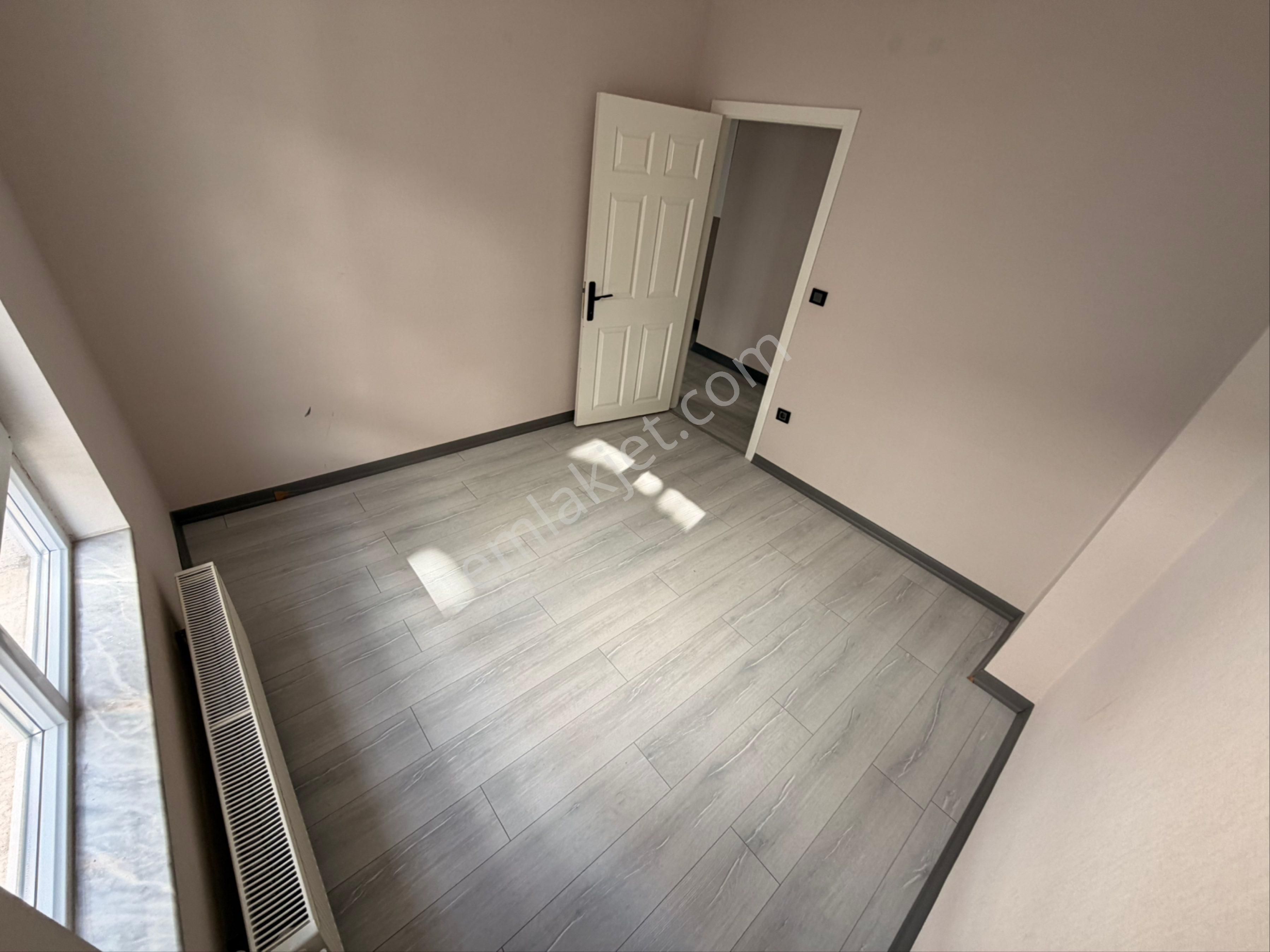 Ufuktepe Mah Cadde Yanı Asansörlü Full Lüx Yapılı Orta Kat 3+1 - Görsel 14