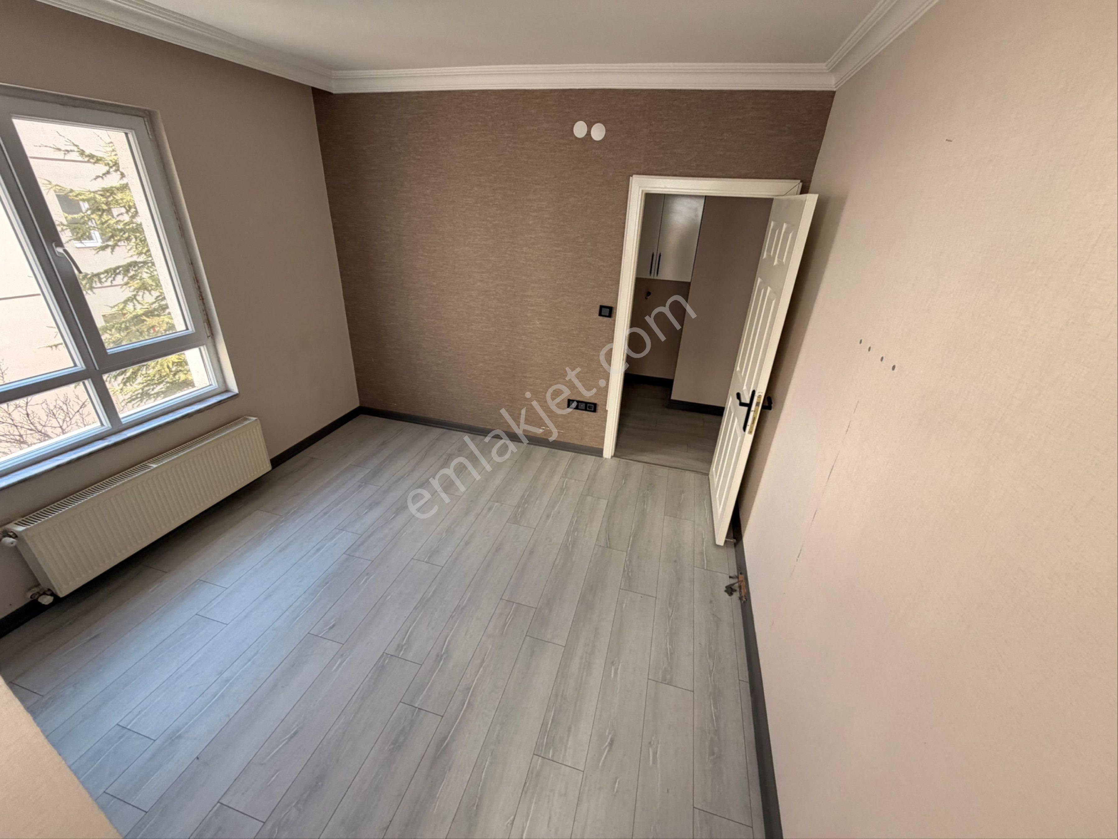 Ufuktepe Mah Cadde Yanı Asansörlü Full Lüx Yapılı Orta Kat 3+1 - Görsel 17