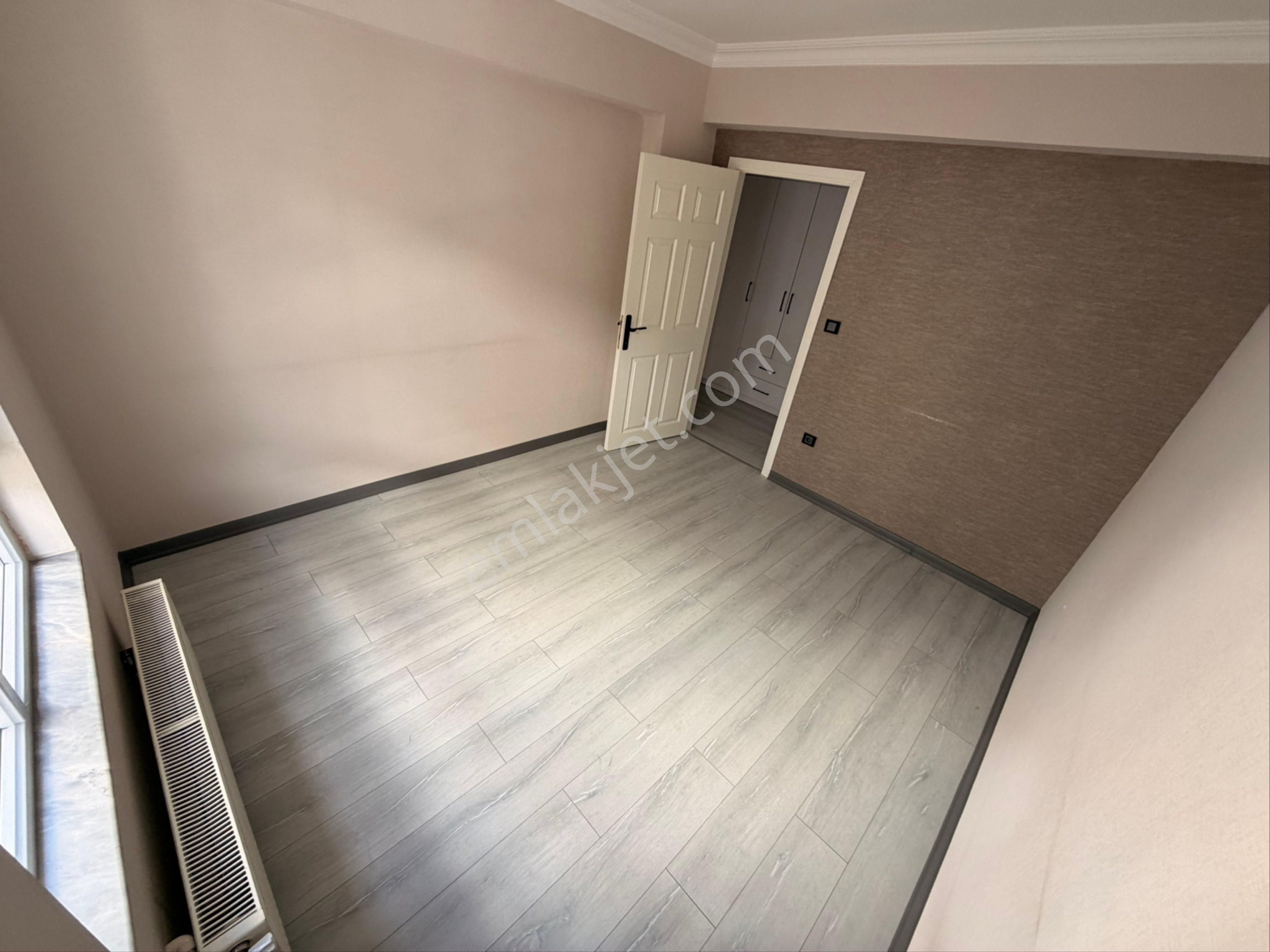 Ufuktepe Mah Cadde Yanı Asansörlü Full Lüx Yapılı Orta Kat 3+1 - Görsel 12