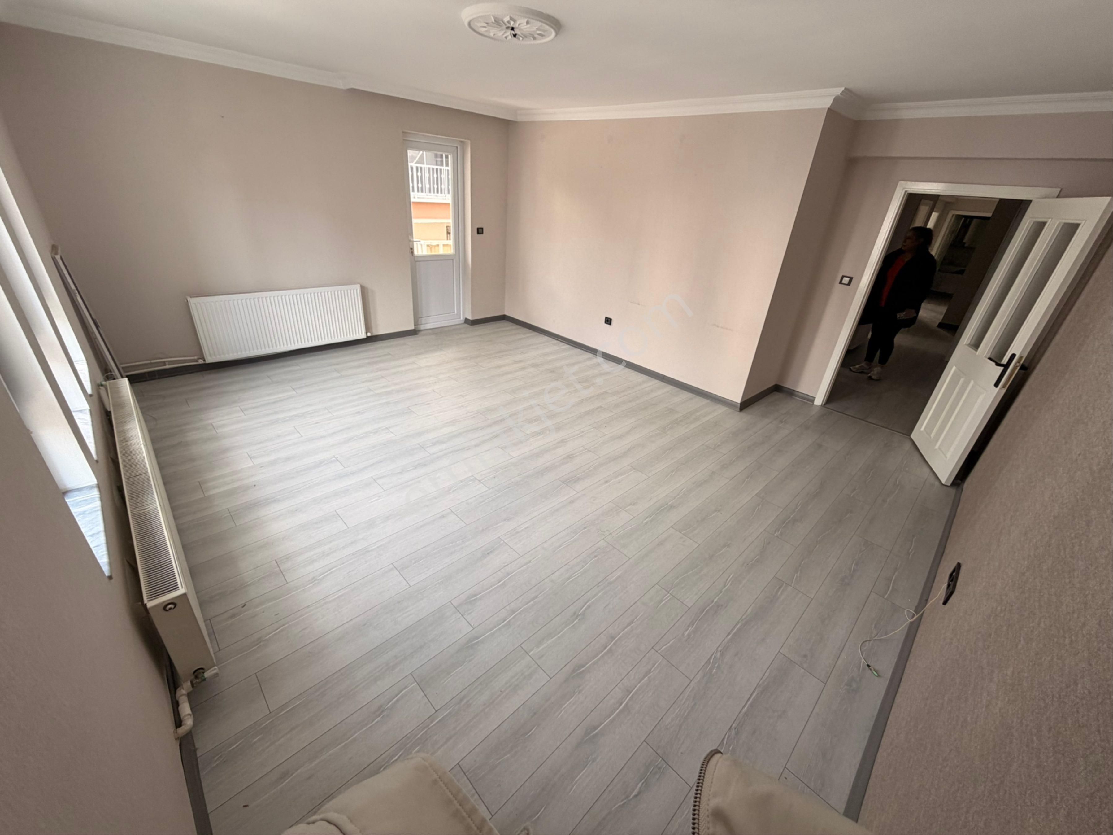 Ufuktepe Mah Cadde Yanı Asansörlü Full Lüx Yapılı Orta Kat 3+1 - Görsel 3