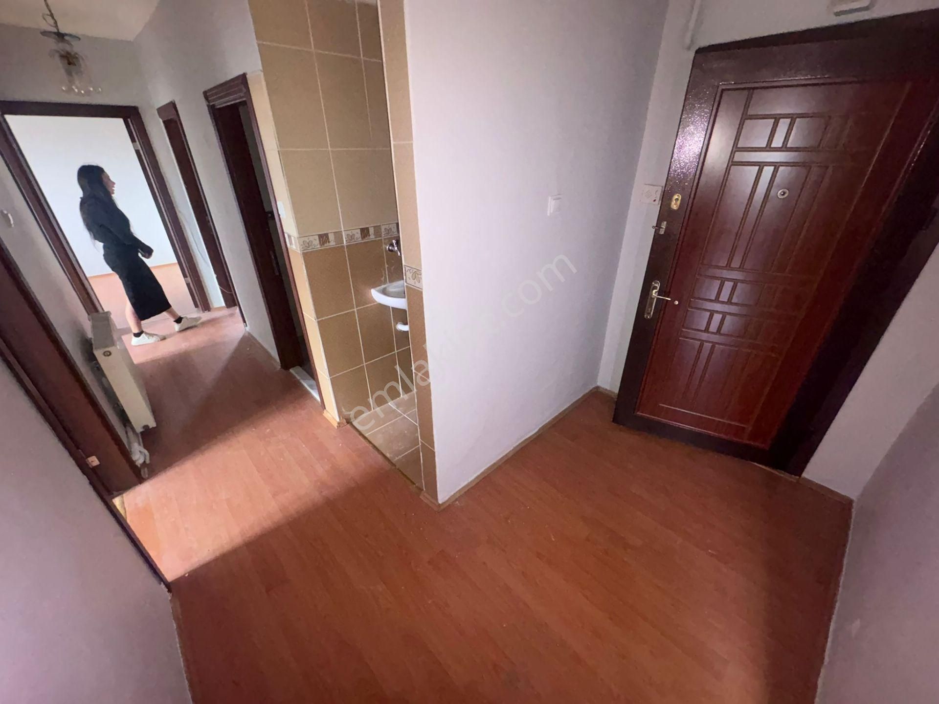 Hayal^den Akşemsettin Mh^de Merkezi Konumda Bağımsz Ara Katta Ön Cp. 3+1 Kupon Daire Akşemsettin - Görsel 24