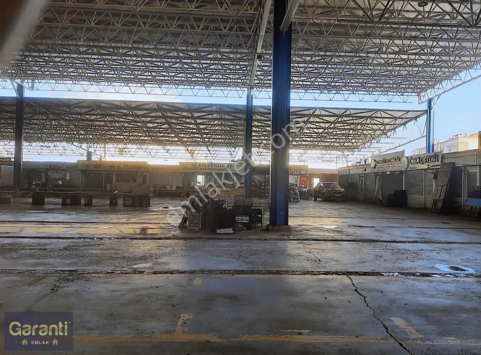 Balçova Pazaryerinde 25 M2 Bacalı Çift Cephe Kiralık Dükkkan - Görsel 2