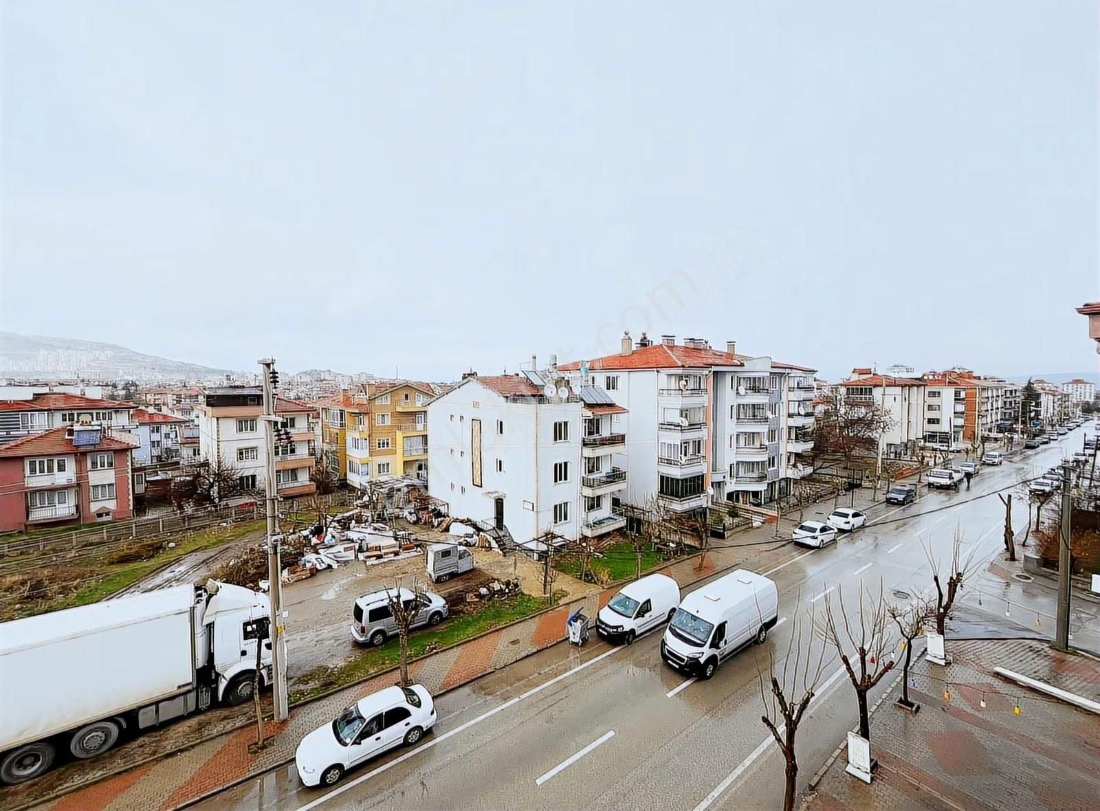 M.fevzi Çakmak Mah.'de Ana Cadde Cepheli Mantolamalı 3+1 Daire - Görsel 3