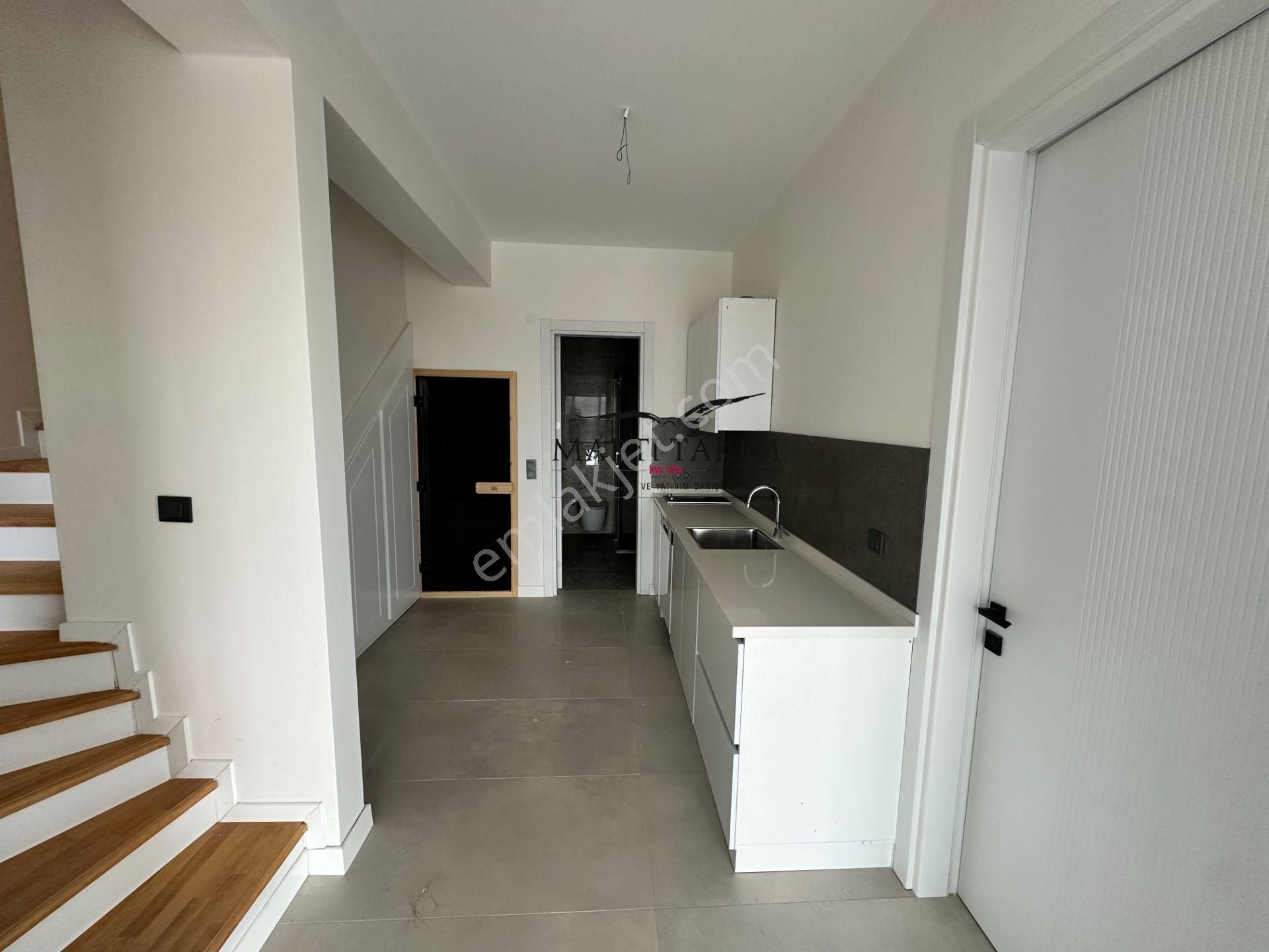 Villakent'te Özel Yapım Müstakil Havuzlu 4+2 Tripleks Villa - Görsel 5