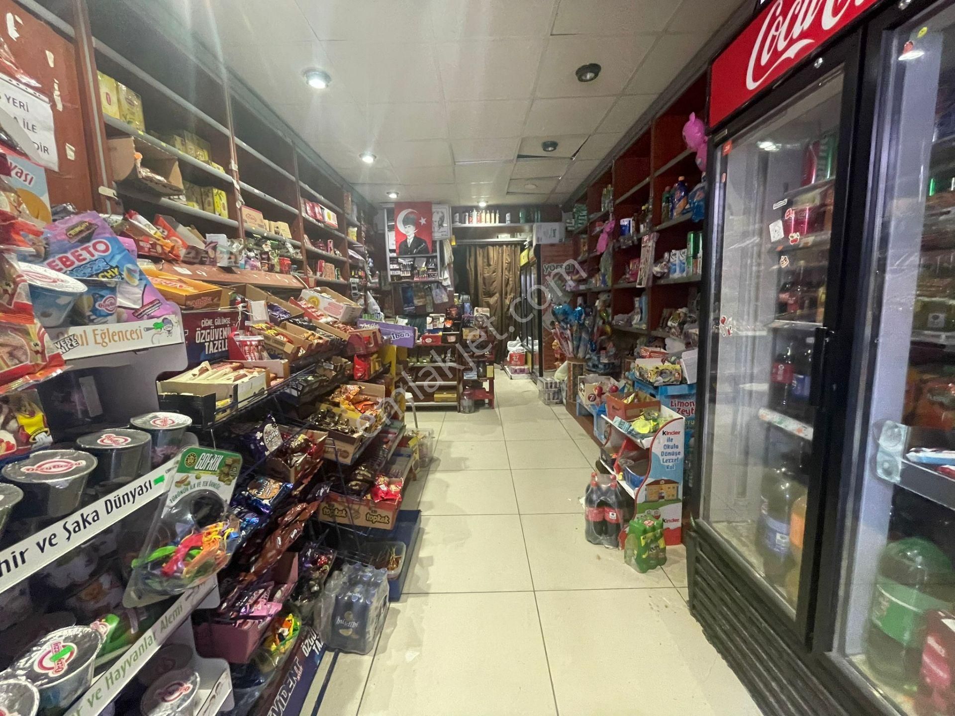 İstanbul House'dan Güngören'de 50m2 Düz Giriş Satılık Dükkan