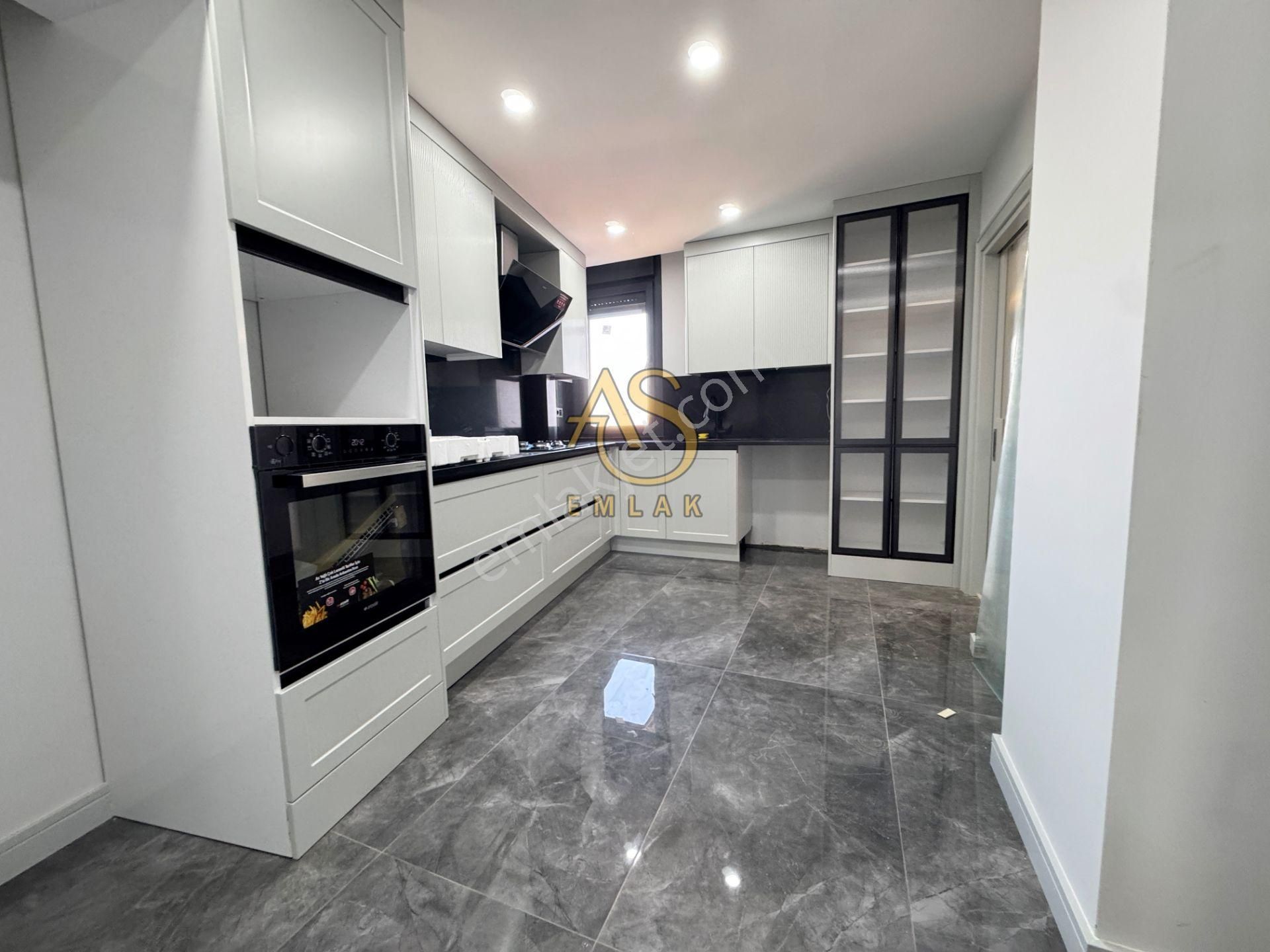 As Emlaktan 4+2sultantepe Deniz Manzaralı 310m2 Otoparklı Dublex - Görsel 21