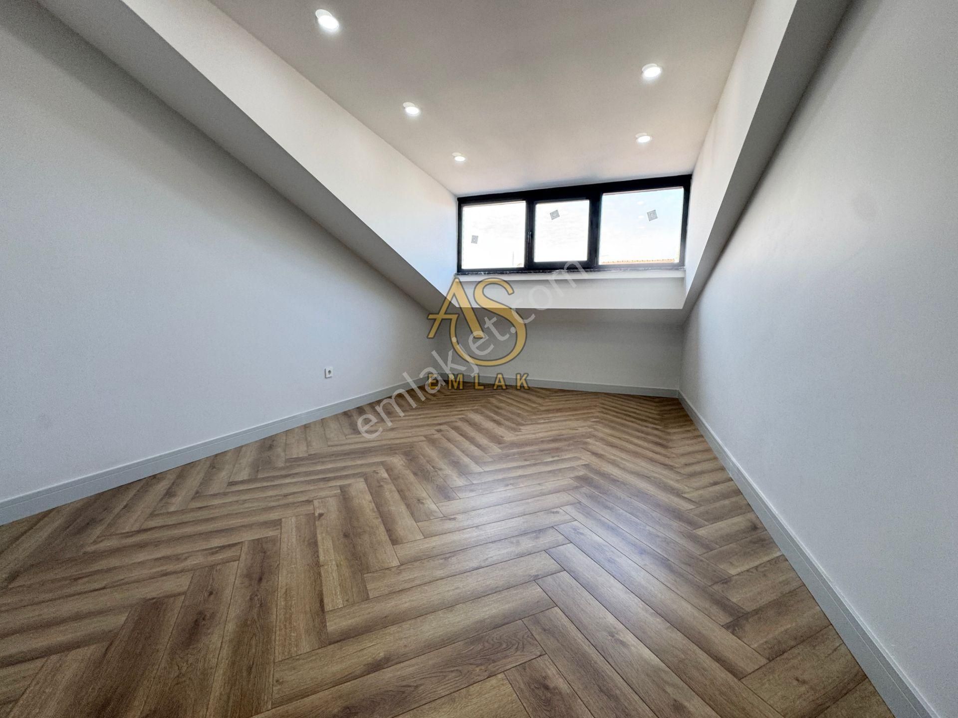 As Emlaktan 4+2sultantepe Deniz Manzaralı 310m2 Otoparklı Dublex - Görsel 10