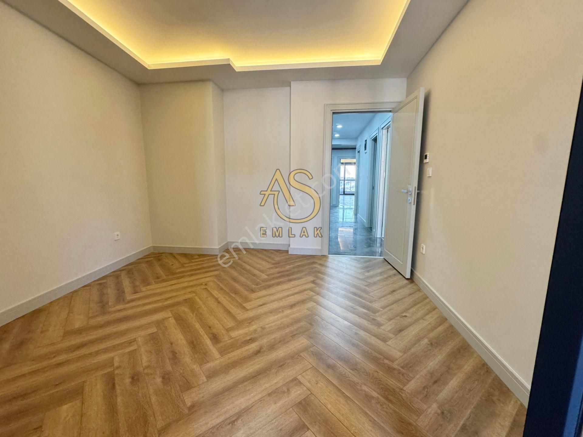 As Emlaktan 4+2sultantepe Deniz Manzaralı 310m2 Otoparklı Dublex - Görsel 29