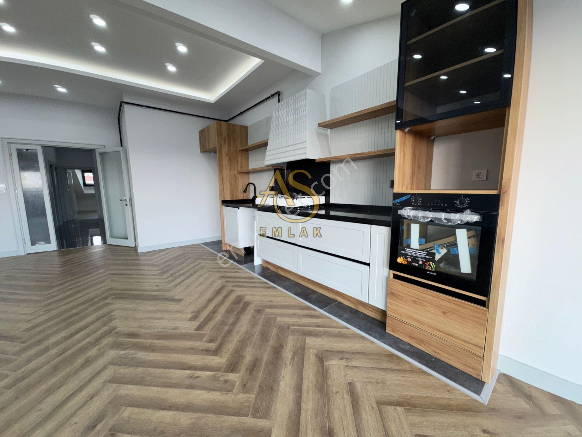 As Emlaktan 4+2sultantepe Deniz Manzaralı 310m2 Otoparklı Dublex - Görsel 8