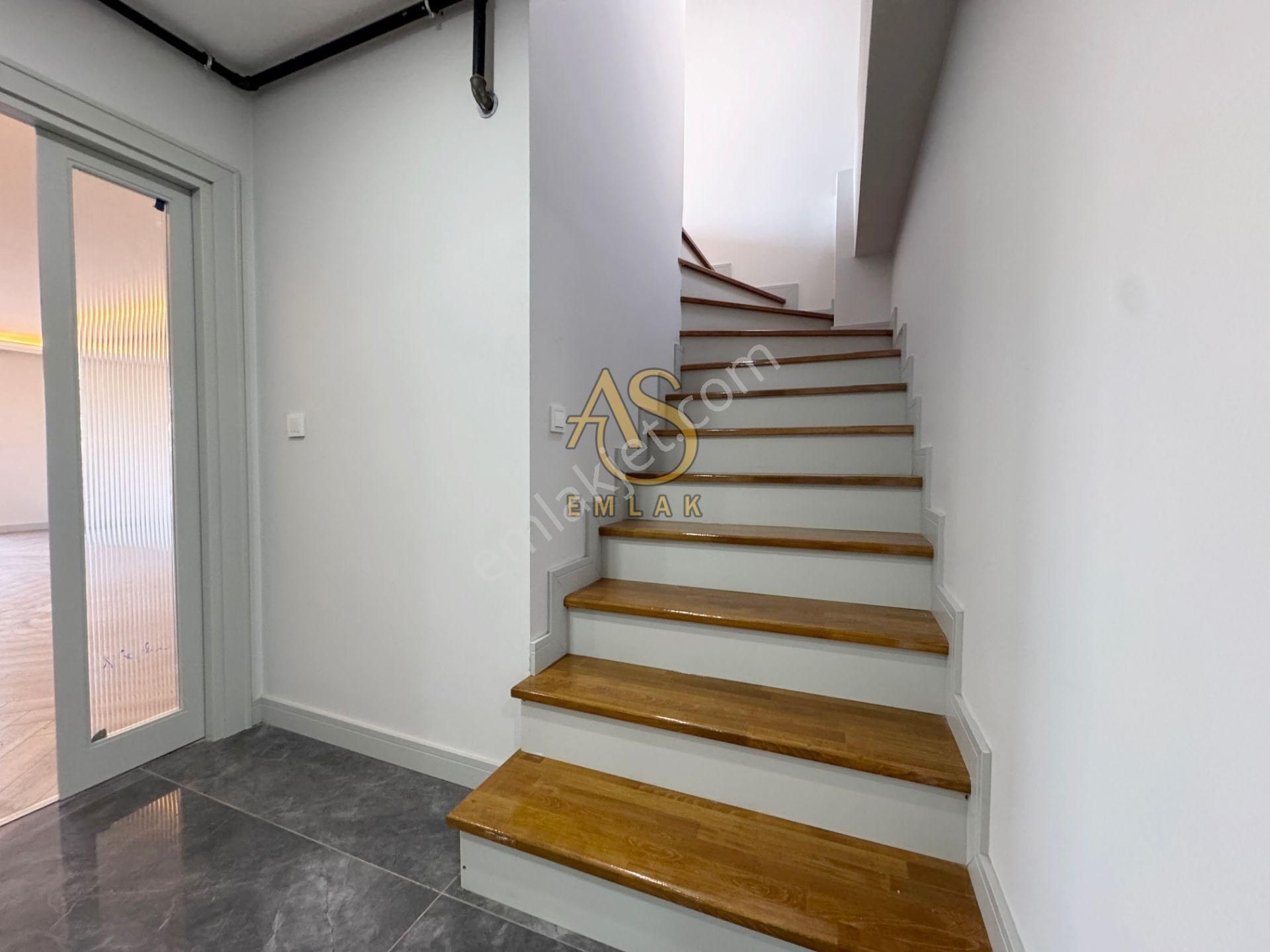 As Emlaktan 4+2sultantepe Deniz Manzaralı 310m2 Otoparklı Dublex - Görsel 15