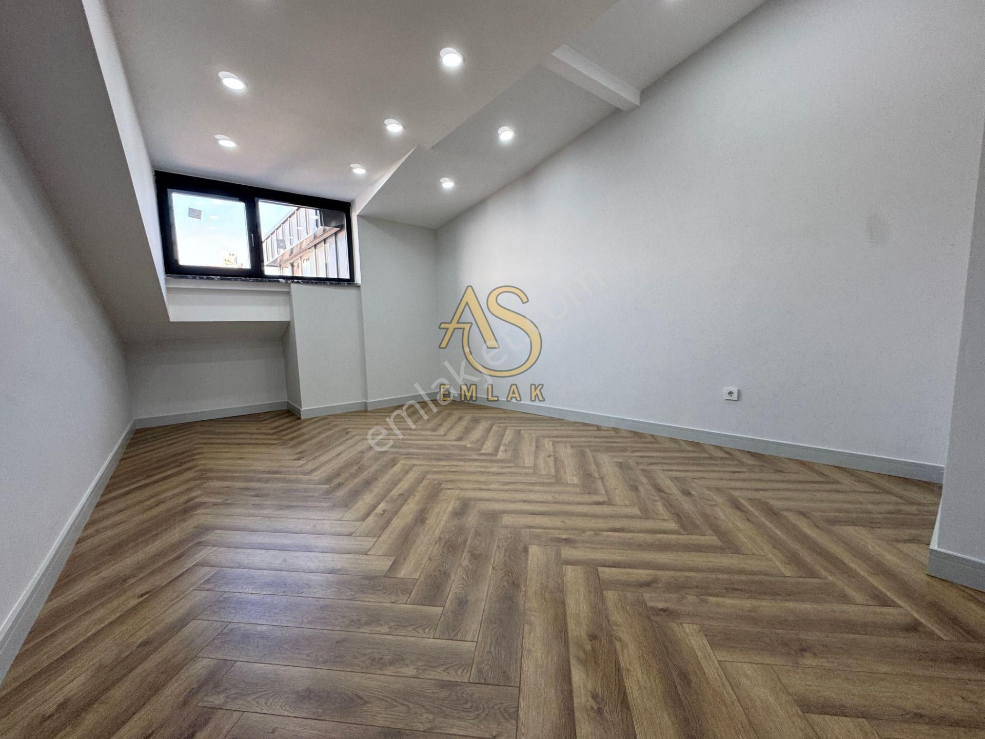 As Emlaktan 4+2sultantepe Deniz Manzaralı 310m2 Otoparklı Dublex - Görsel 13