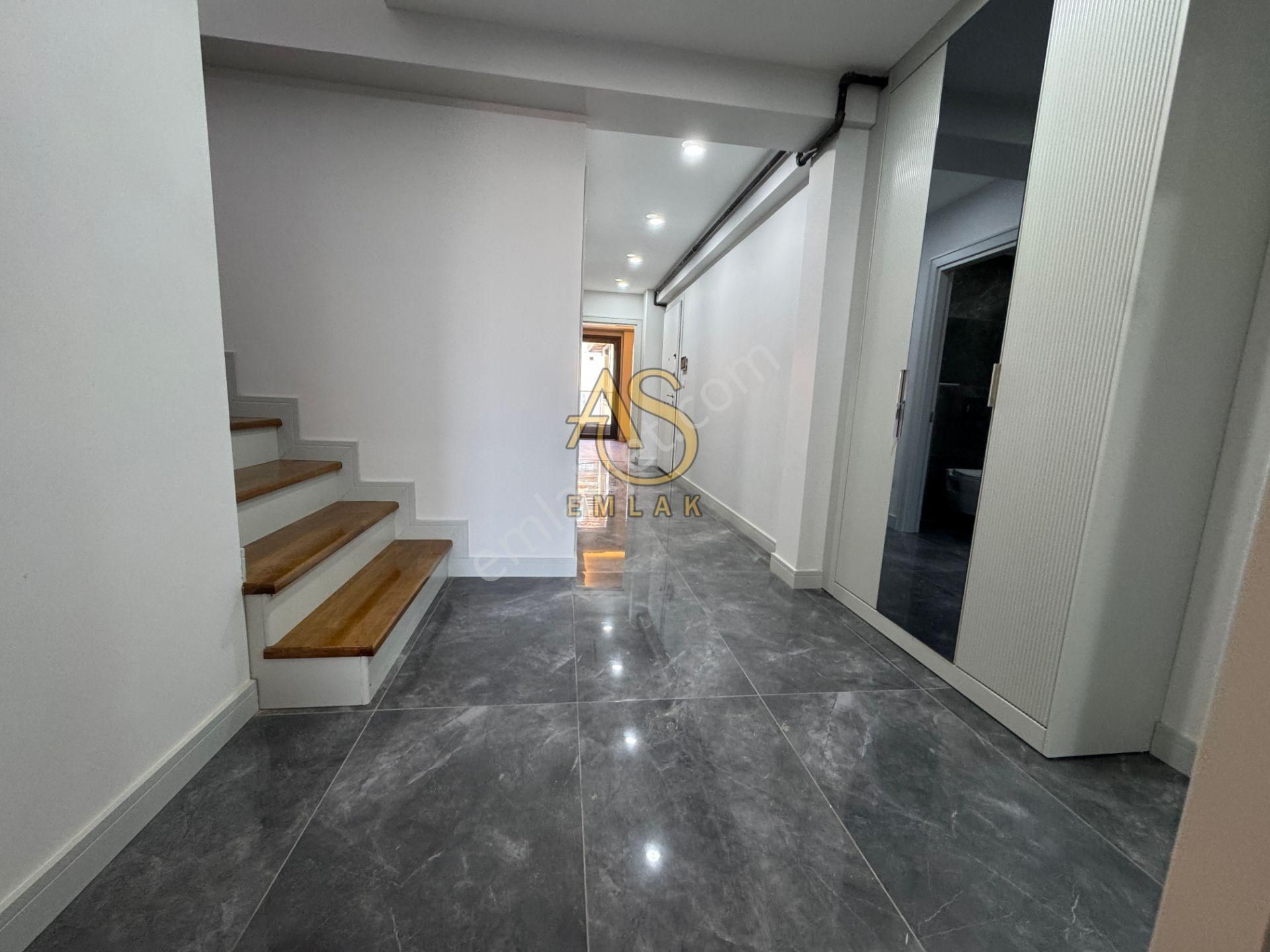 As Emlaktan 4+2sultantepe Deniz Manzaralı 310m2 Otoparklı Dublex - Görsel 31