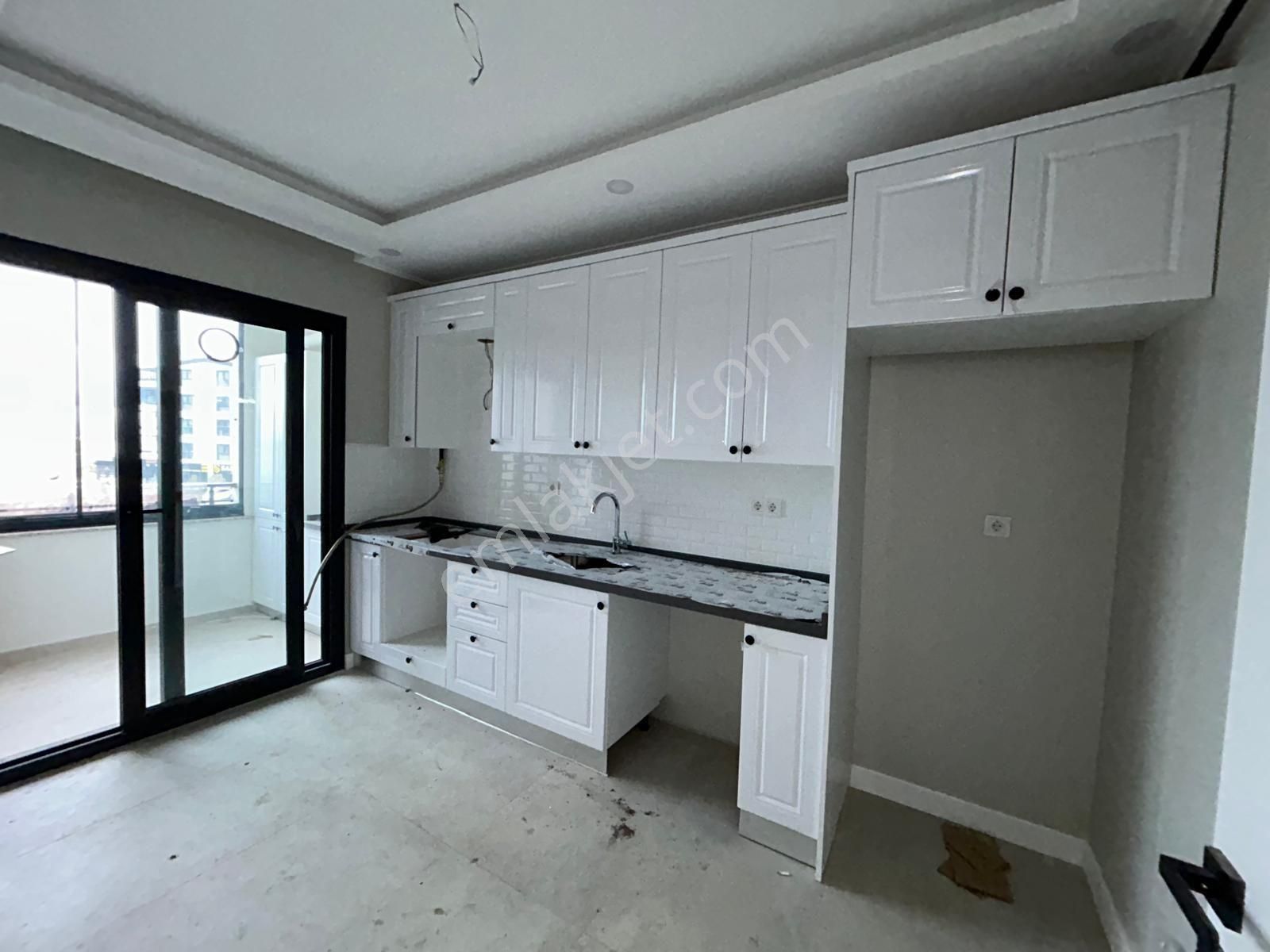 Canyapı'dan Maltepe Mahallesi.okullar Bölgesinde Sıfır 2+1 Daire