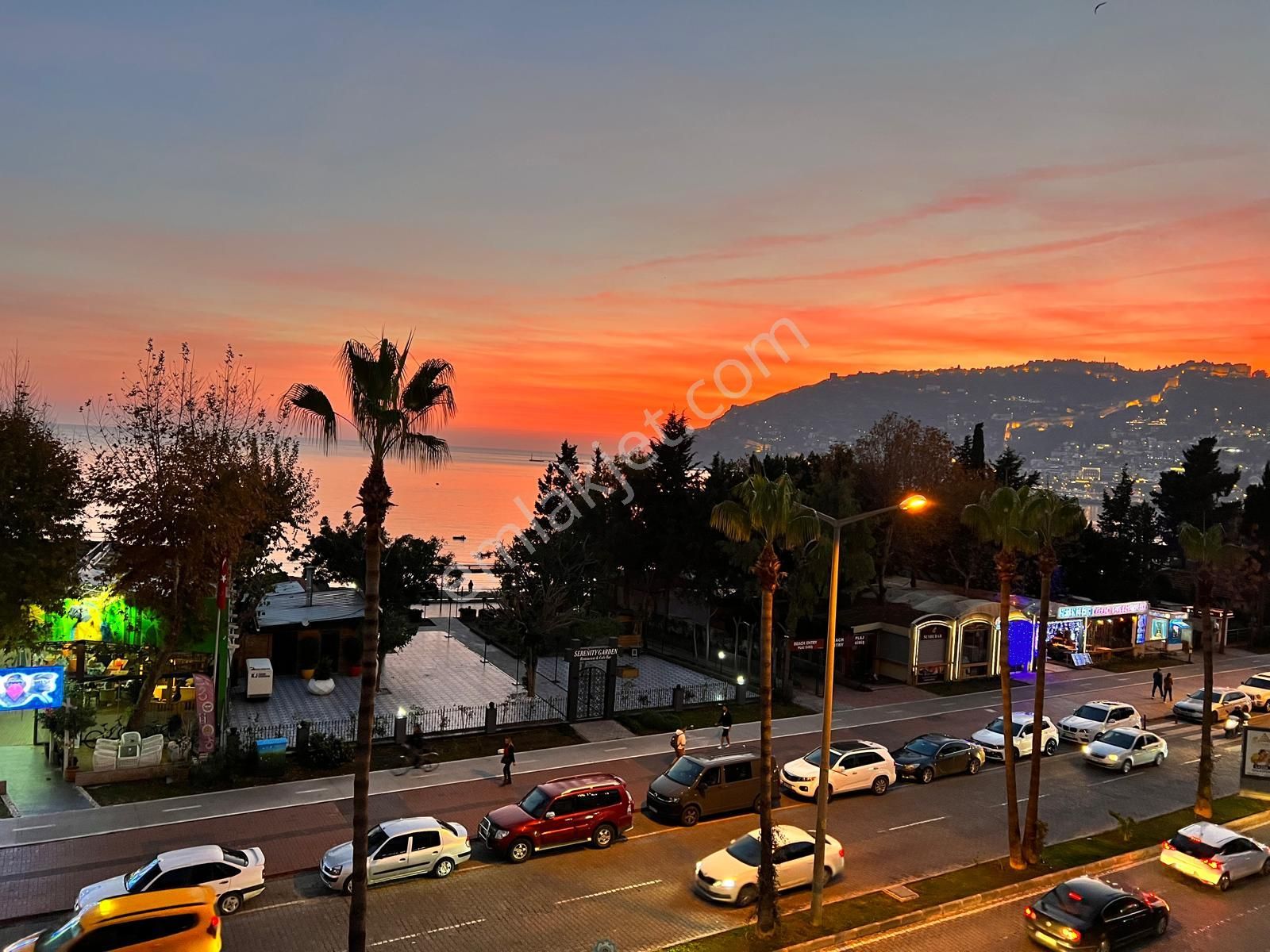 Alanya Merkez Atatürk Caddesinde 3+1 Full Eşyalı Kiralık Lüks Daire - Görsel 4