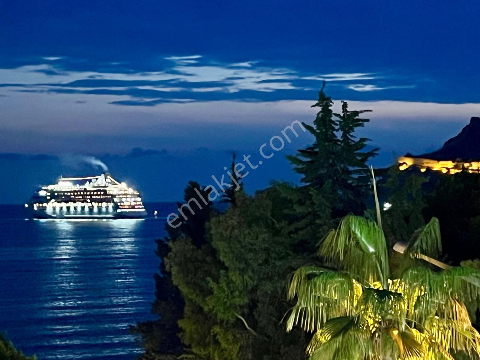 Alanya Merkez Atatürk Caddesinde 3+1 Full Eşyalı Kiralık Lüks Daire - Görsel 6