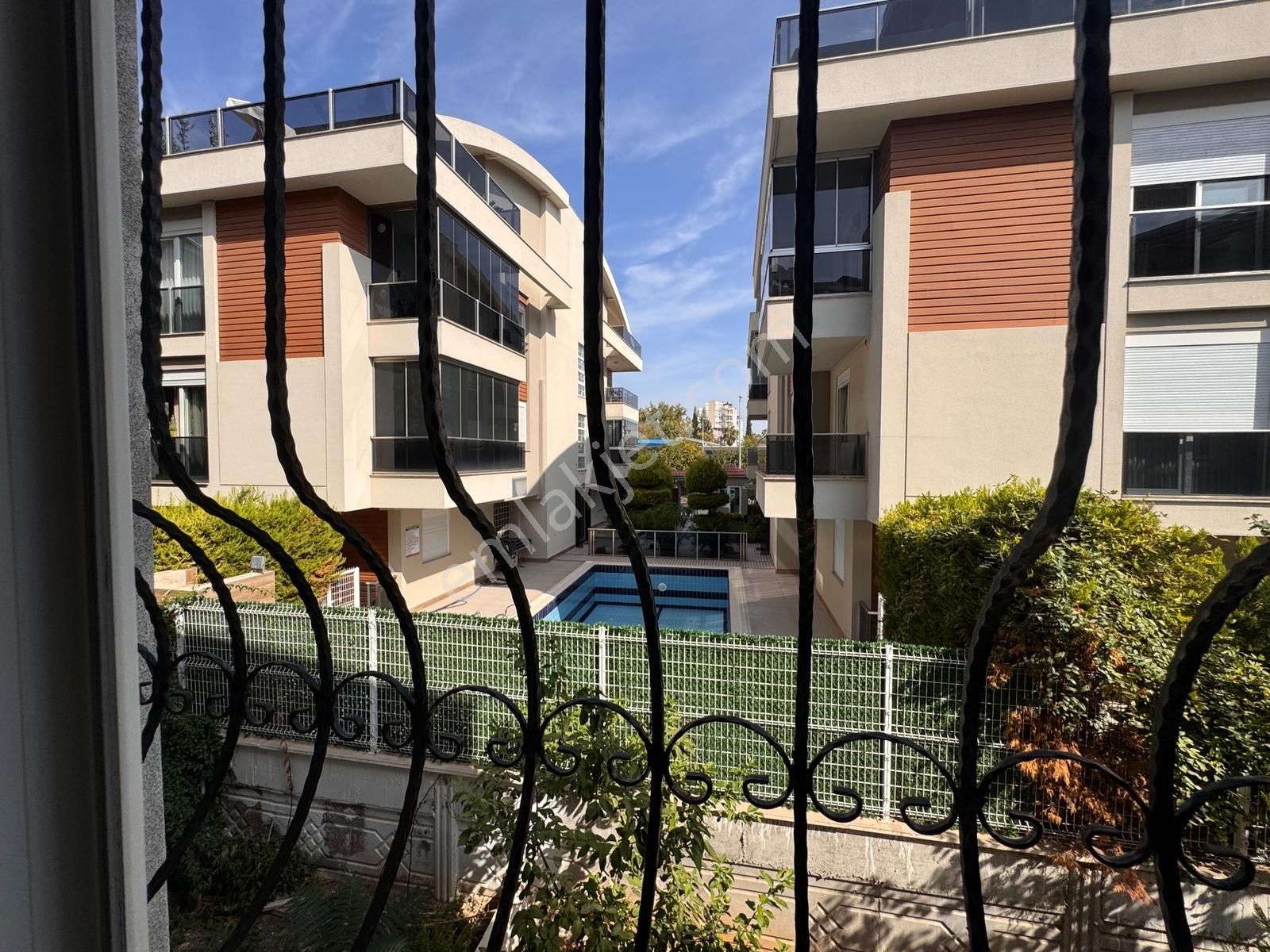 Çağlayan Barınaklar'da Eski Lara Yoluna Yakın Eşyalı Kiralık 2+1 - Görsel 11