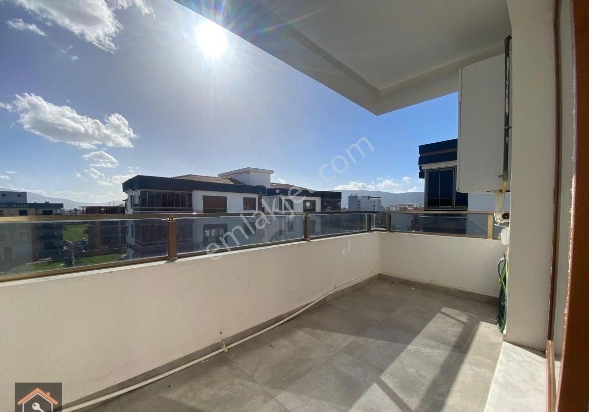 Günay Emlak'tan Torbalıda Havuzlu Site İçerisinde Doğalgazlı Kiralık Lüks Daire - Görsel 2