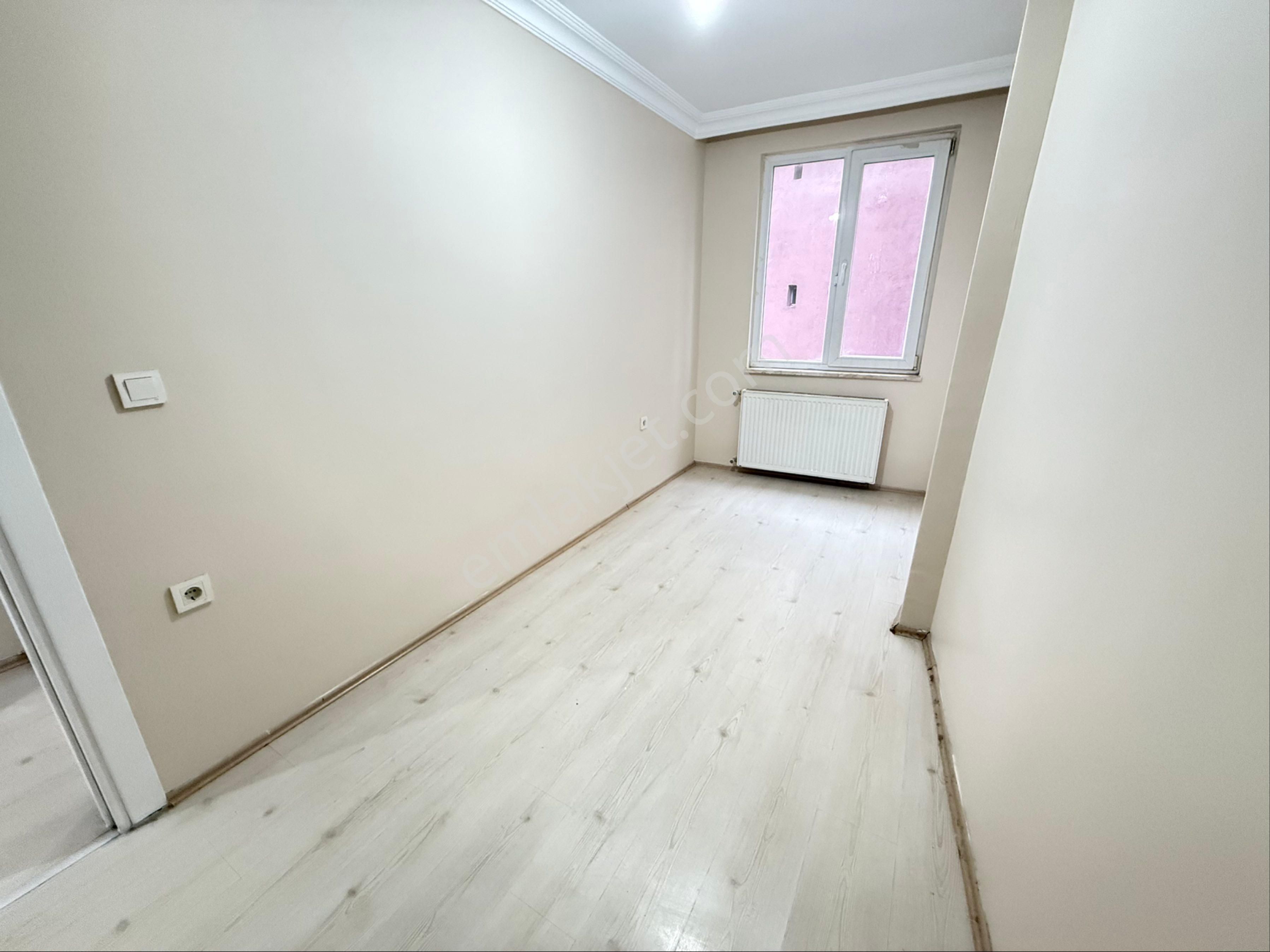 Yeni Bina 1.kat Çift Cephe 2+1 Amerikan Mutfaklı Boyalı Lüks Daire - Görsel 18