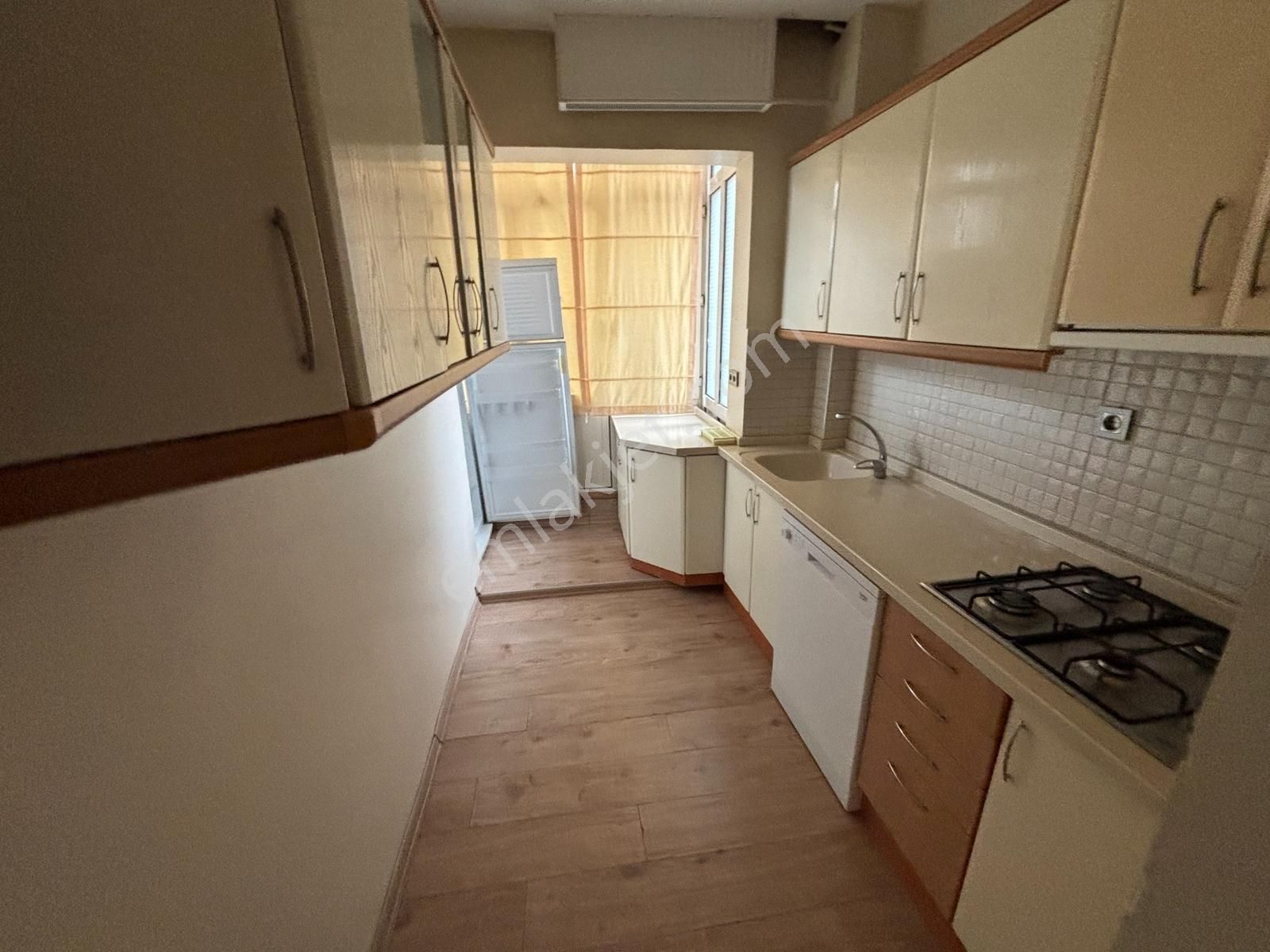 Kuttaş'tan Cadde Üstü Katta Ön 2+1 İçi Yapılı Metro Yakını - Görsel 16