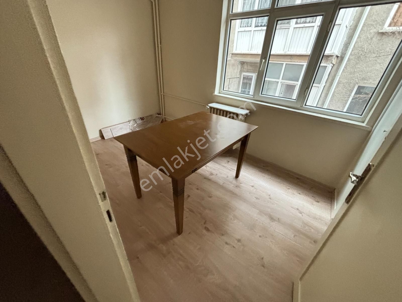 Kuttaş'tan Cadde Üstü Katta Ön 2+1 İçi Yapılı Metro Yakını - Görsel 20