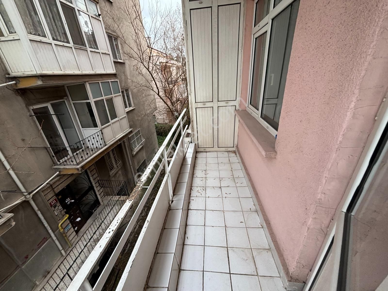 Kuttaş'tan Cadde Üstü Katta Ön 2+1 İçi Yapılı Metro Yakını - Görsel 13