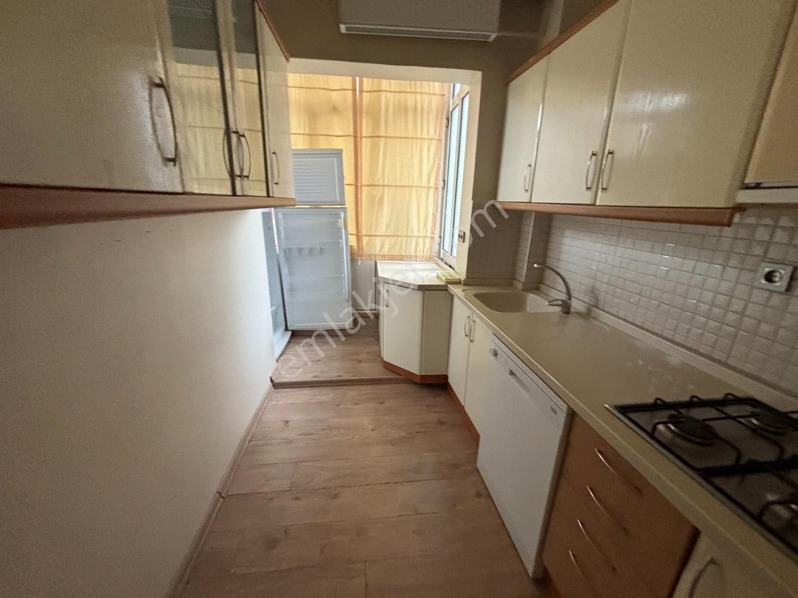 Kuttaş'tan Cadde Üstü Katta Ön 2+1 İçi Yapılı Metro Yakını - Görsel 6