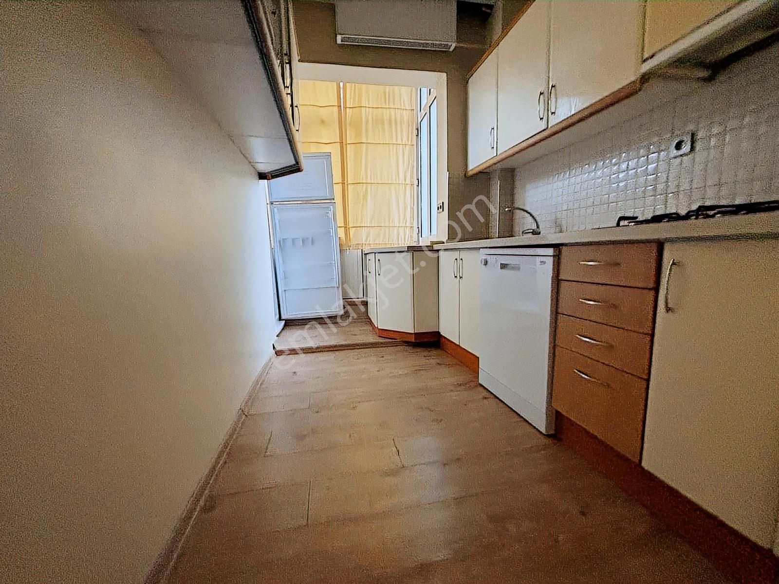 Kuttaş'tan Cadde Üstü Katta Ön 2+1 İçi Yapılı Metro Yakını - Görsel 17