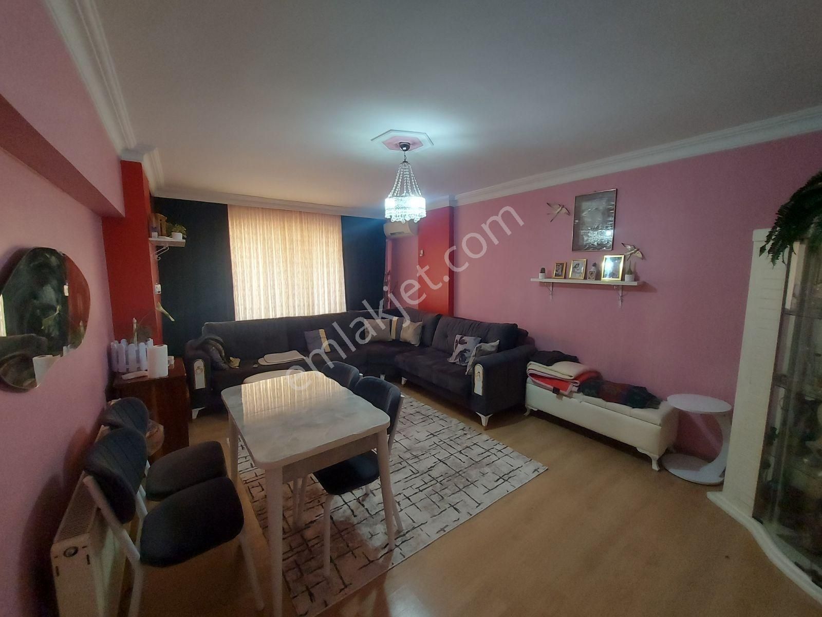 Bulgurlu Metro Ve Lıbadıye Caddesi'ne 2 Dk Yürüme Mesafesinde !!