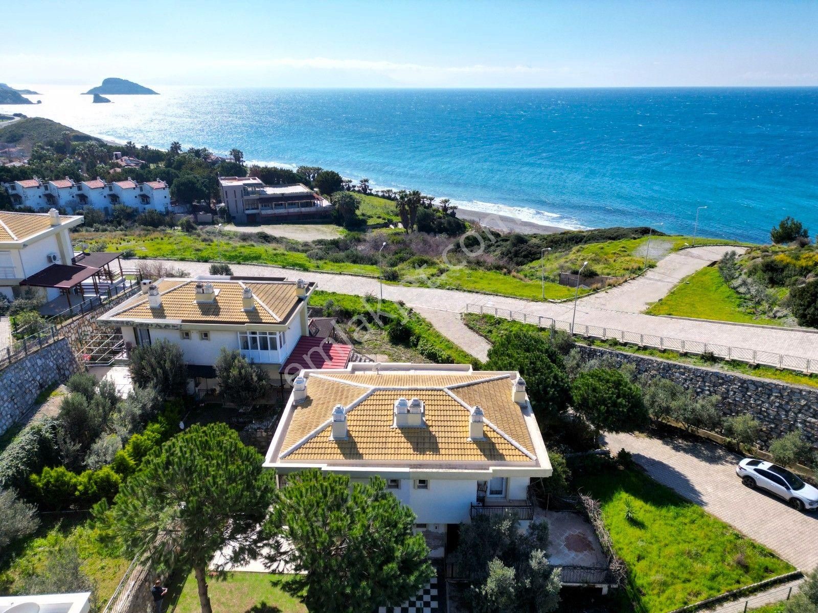 İzmi̇r Seferi̇hi̇sar Doğanbey De Satılık Deni̇z Manzaralı Yazlık 4+2