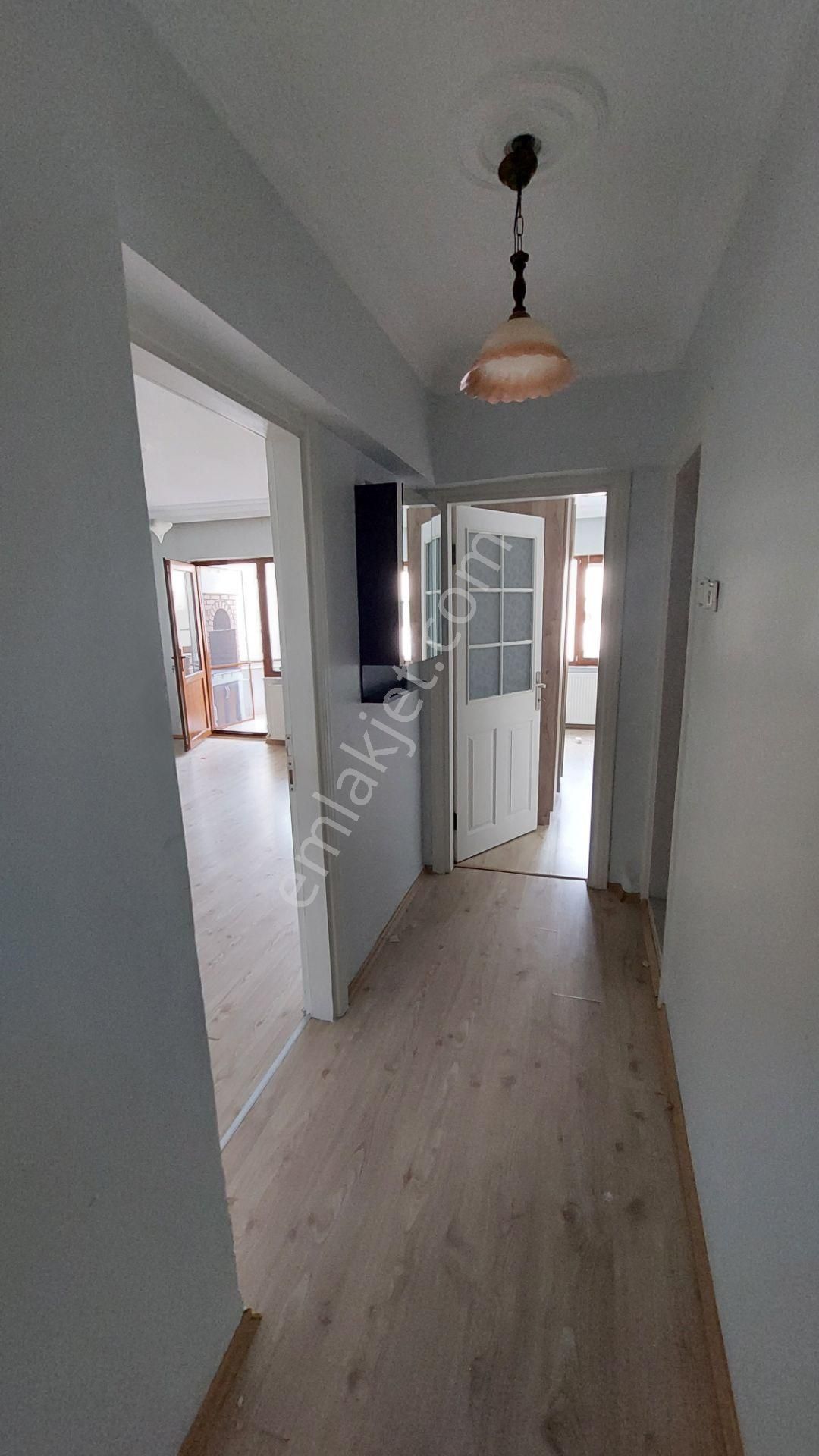Güzelyalı Yalı Mah . Havuzlu Ara Kat Kiracılı Temiz 2+1 Daire - Görsel 13