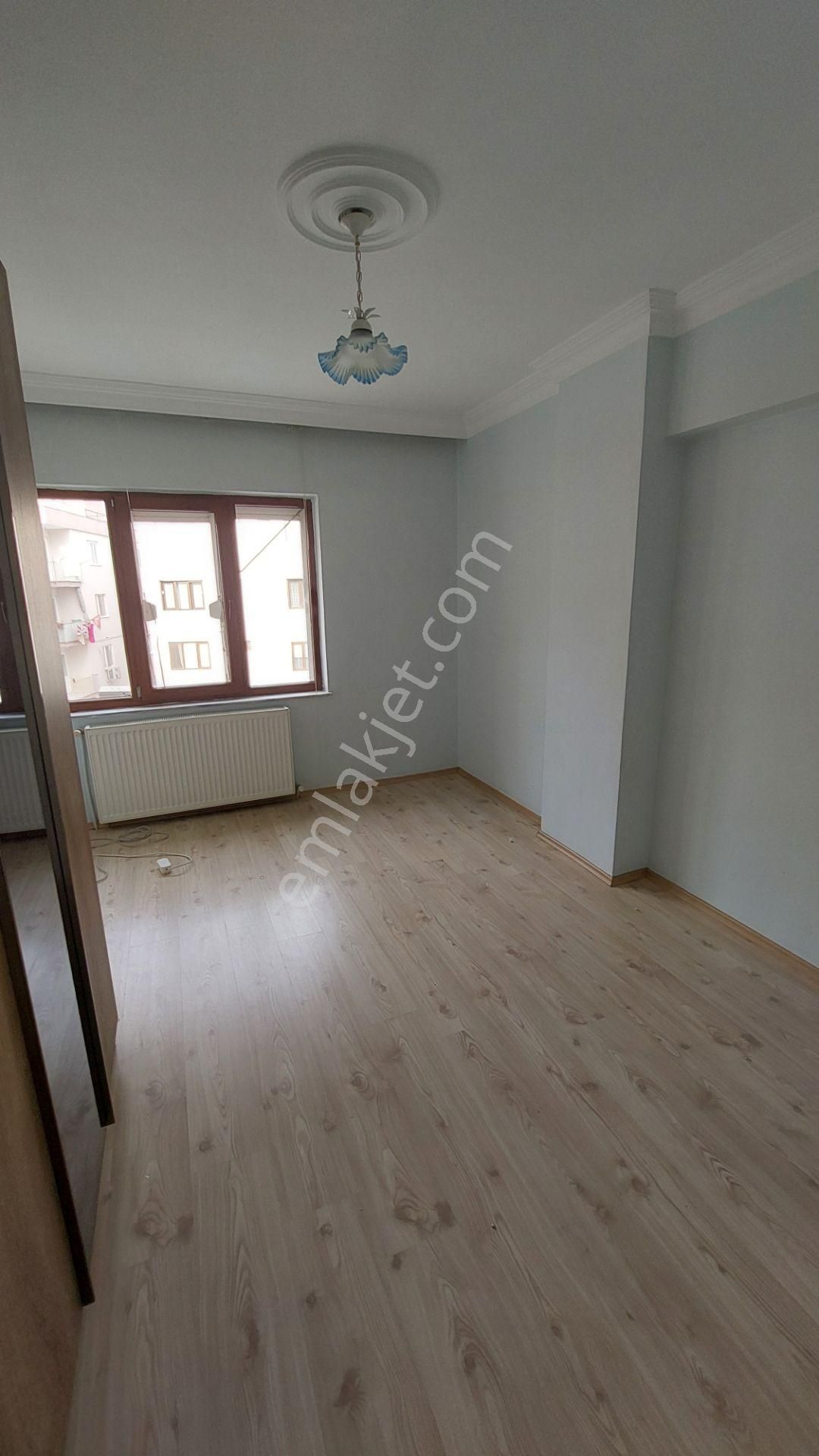 Güzelyalı Yalı Mah . Havuzlu Ara Kat Kiracılı Temiz 2+1 Daire - Görsel 8