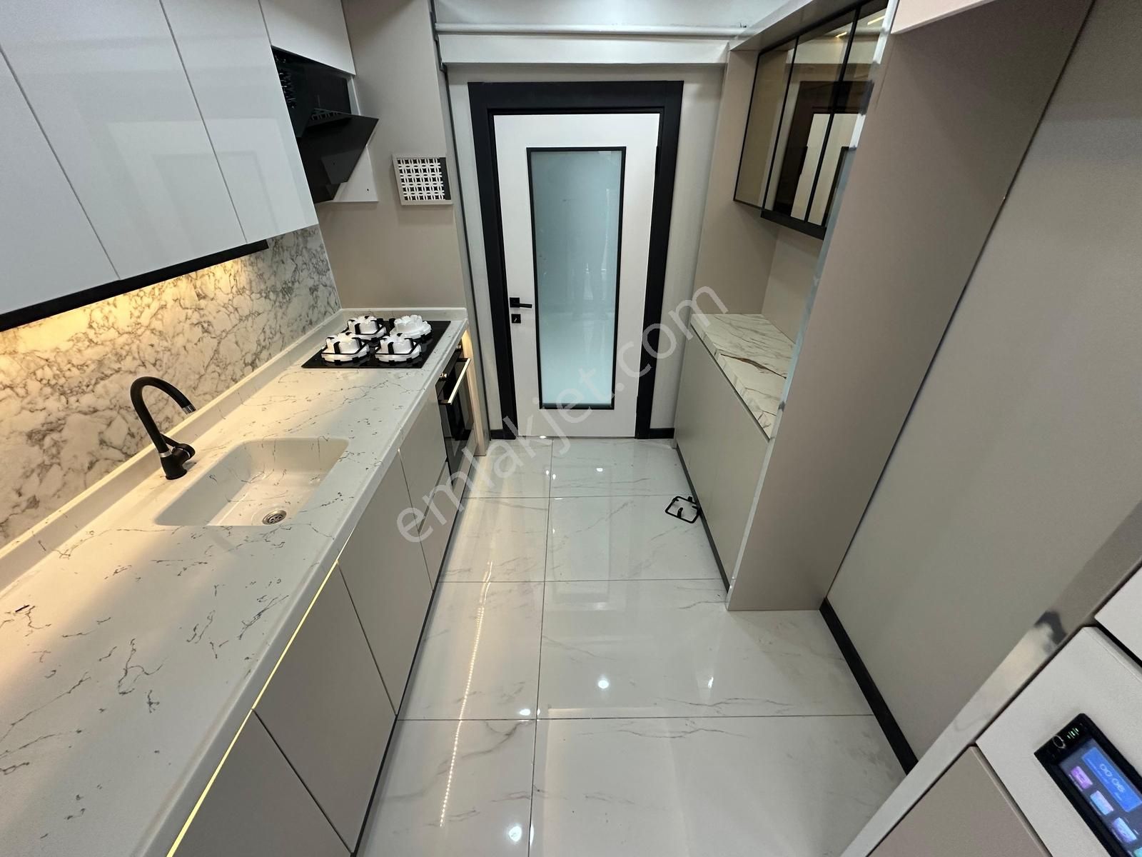 Atatürk Mah'de Merkeze Yakın Lüks Yapılı Bağımsız 2+1 Y.giriş