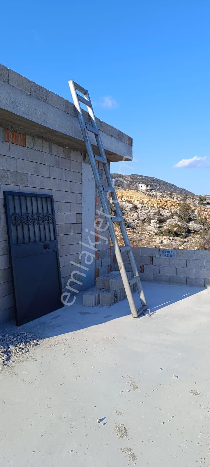 Arve'den Gözne Korum Mahallesinde Mersin Manzaralı 2 Katlı Ev - Görsel 19