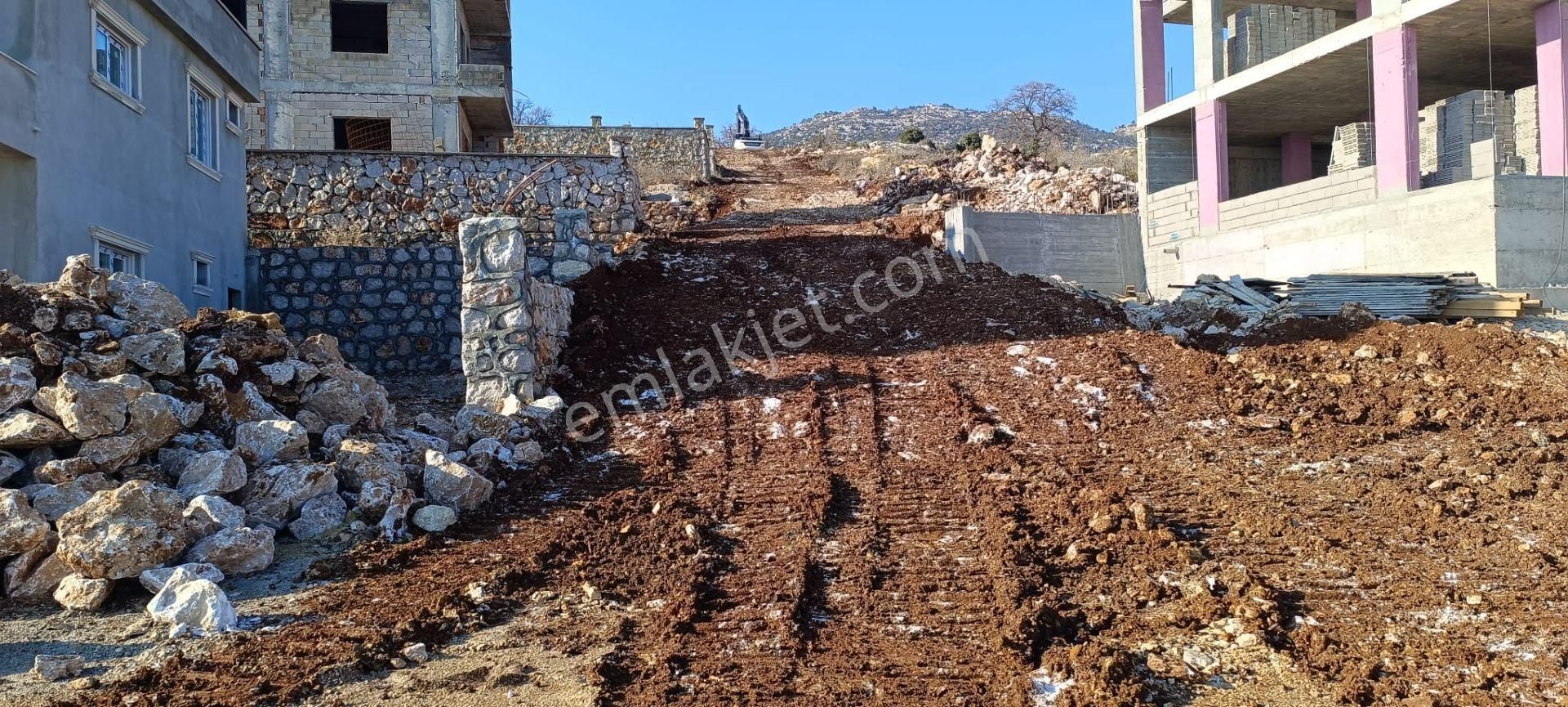 Arve'den Gözne Korum Mahallesinde Mersin Manzaralı 2 Katlı Ev - Görsel 12