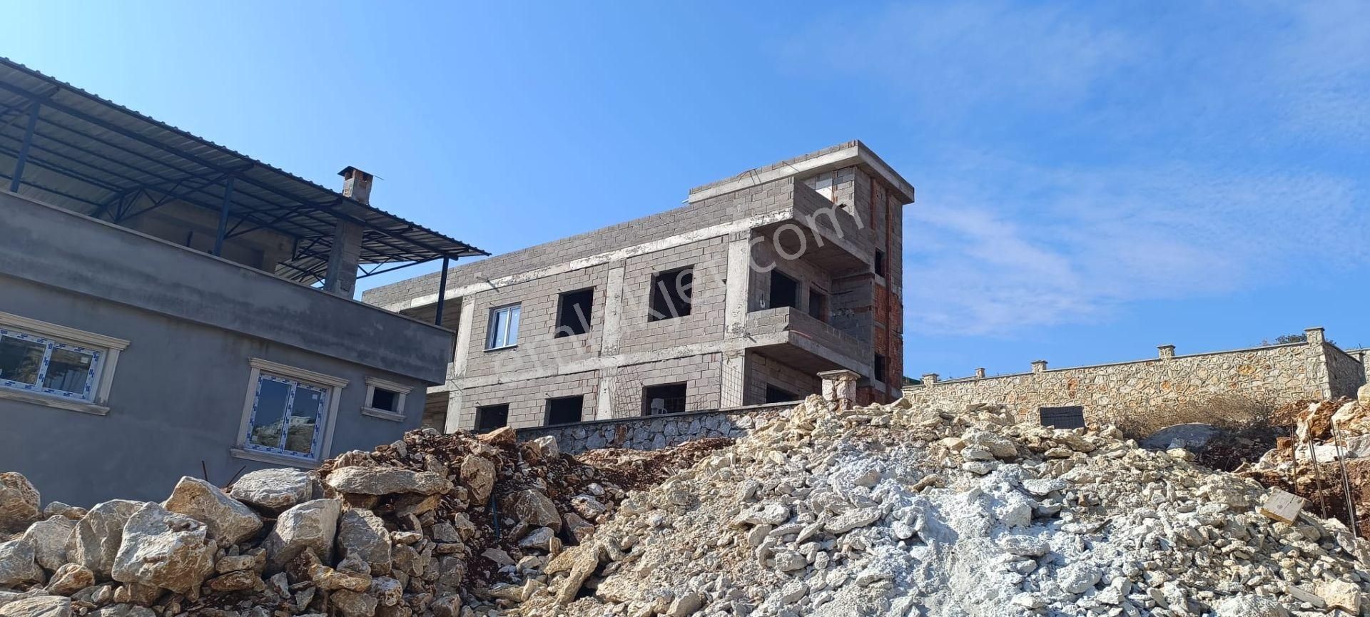 Arve'den Gözne Korum Mahallesinde Mersin Manzaralı 2 Katlı Ev - Görsel 3