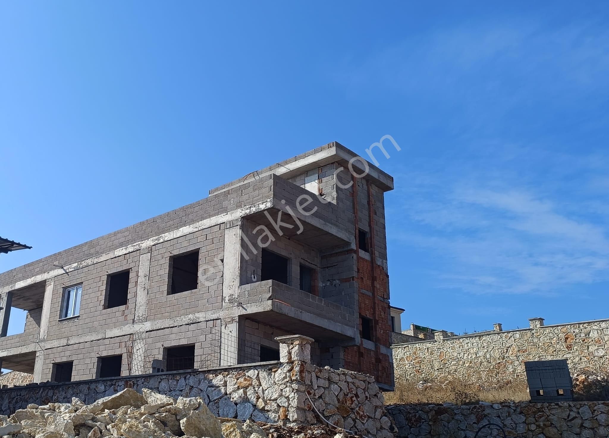 Arve'den Gözne Korum Mahallesinde Mersin Manzaralı 2 Katlı Ev