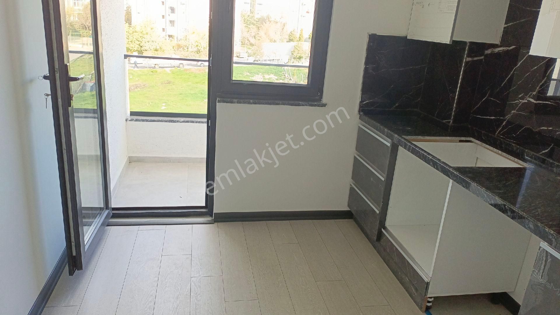 Çayırova Cumhuriyet Mah Satılık 2+1 İskanlı Yerden Isıtmalı Daire - Görsel 17