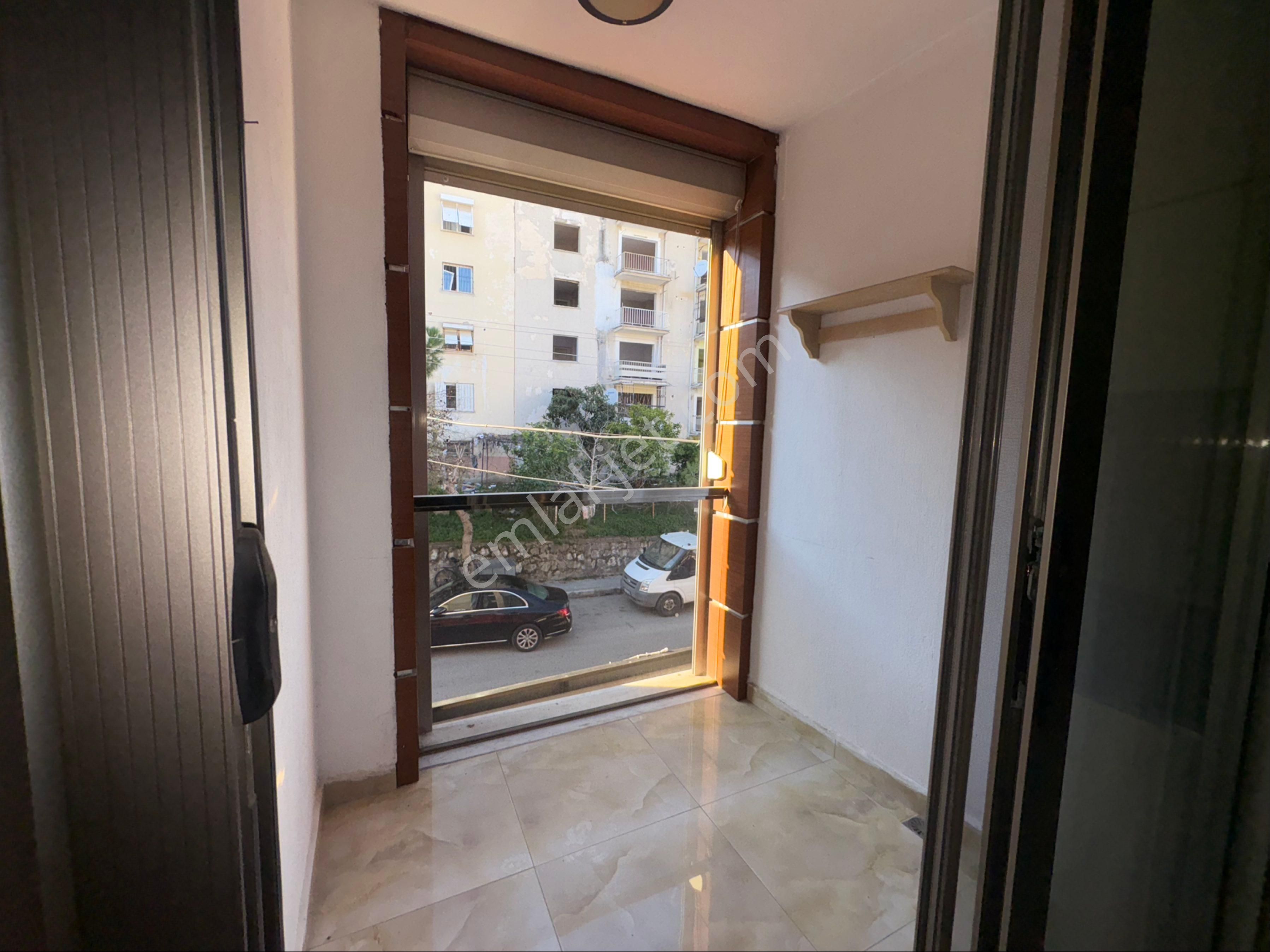 İzmir Denizmen İnönü Cadde Yakını Genç Binada 3+1 Kiralık Daire - Görsel 8