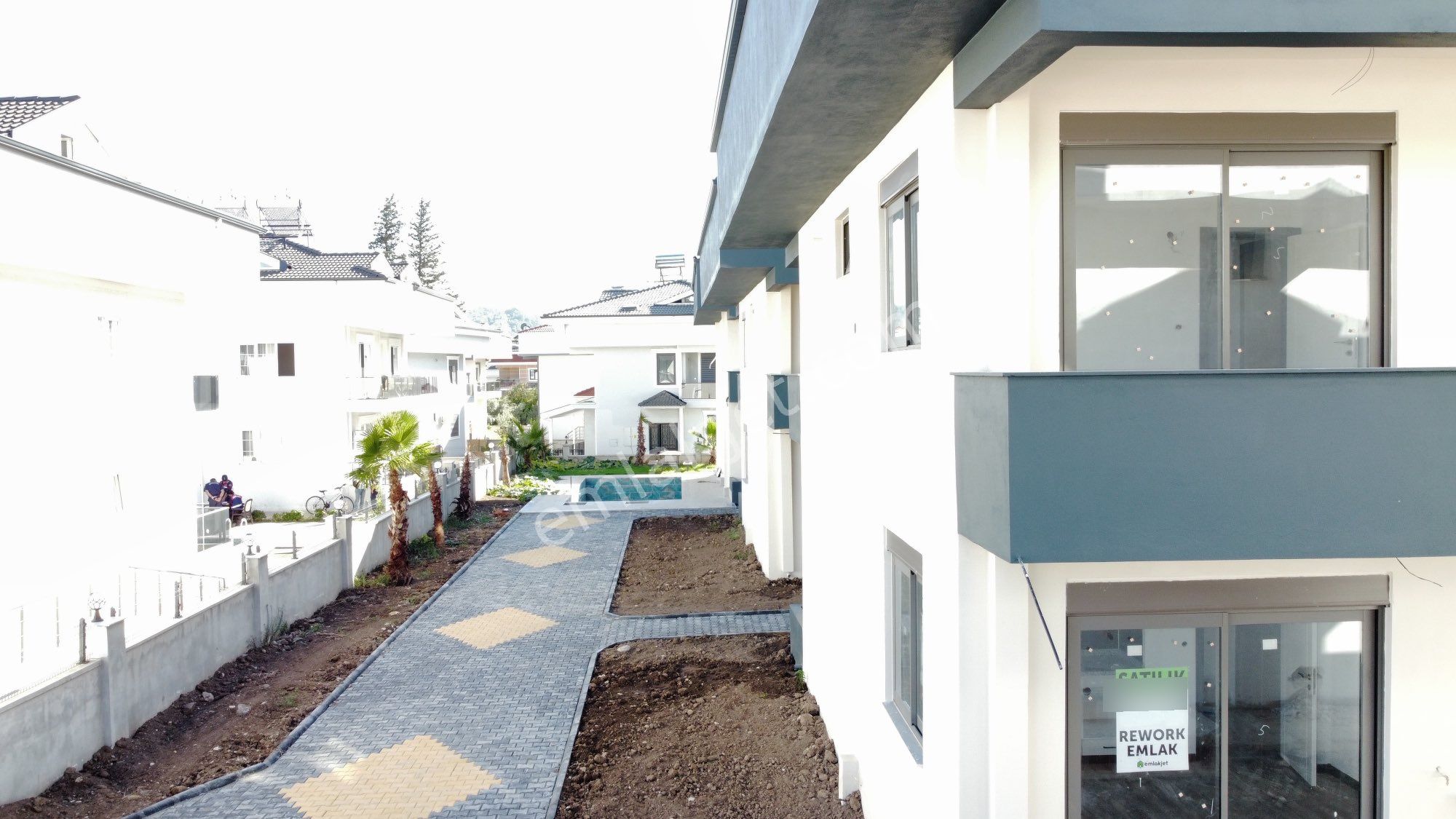 Kuzdere 1+1 İskanlı Havuzlu Sitede - Görsel 5