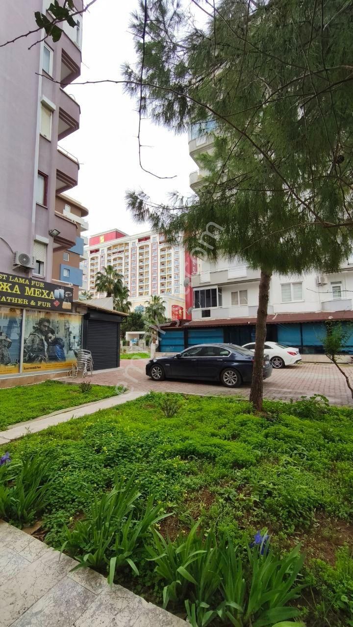 Güzeobada Tadilatlı Katta Site İçinde Daire - Görsel 9