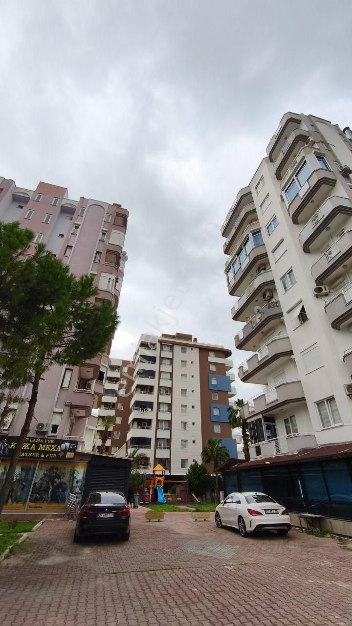 Güzeobada Tadilatlı Katta Site İçinde Daire - Görsel 5