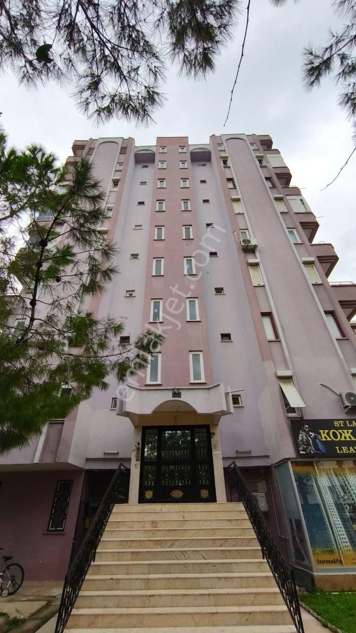 Güzeobada Tadilatlı Katta Site İçinde Daire - Görsel 8