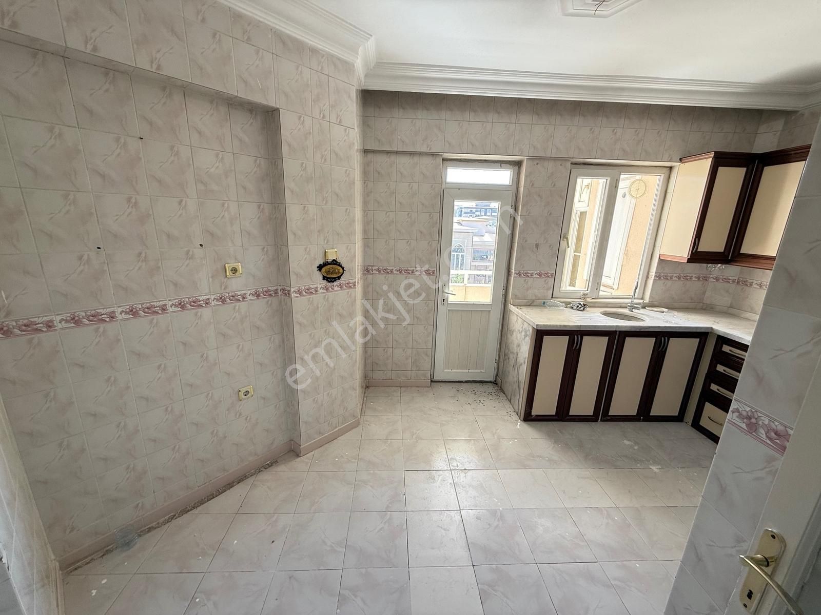 Acil Fırsat İlanı ! Akkent Kongre Merkez Yanı 3+1 Geniş Ara Kat - Görsel 4