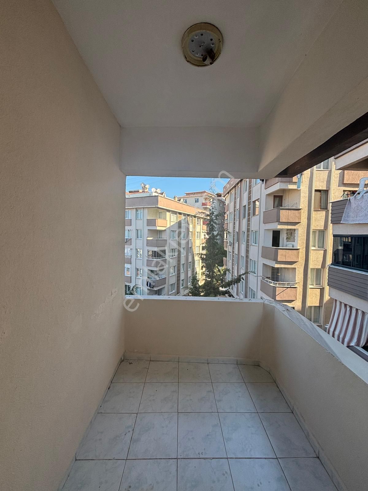 Pendik Çınardere'de Oldukça Geniş Kullanışlı 4+2 Dubleks Daire - Görsel 5
