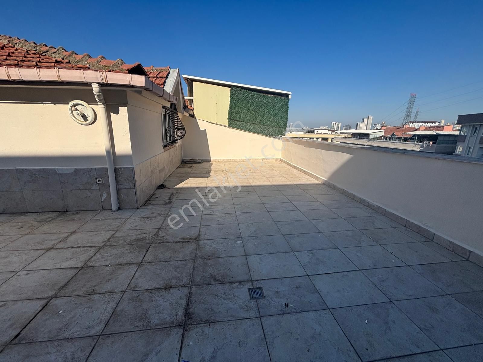 Pendik Çınardere'de Oldukça Geniş Kullanışlı 4+2 Dubleks Daire - Görsel 17